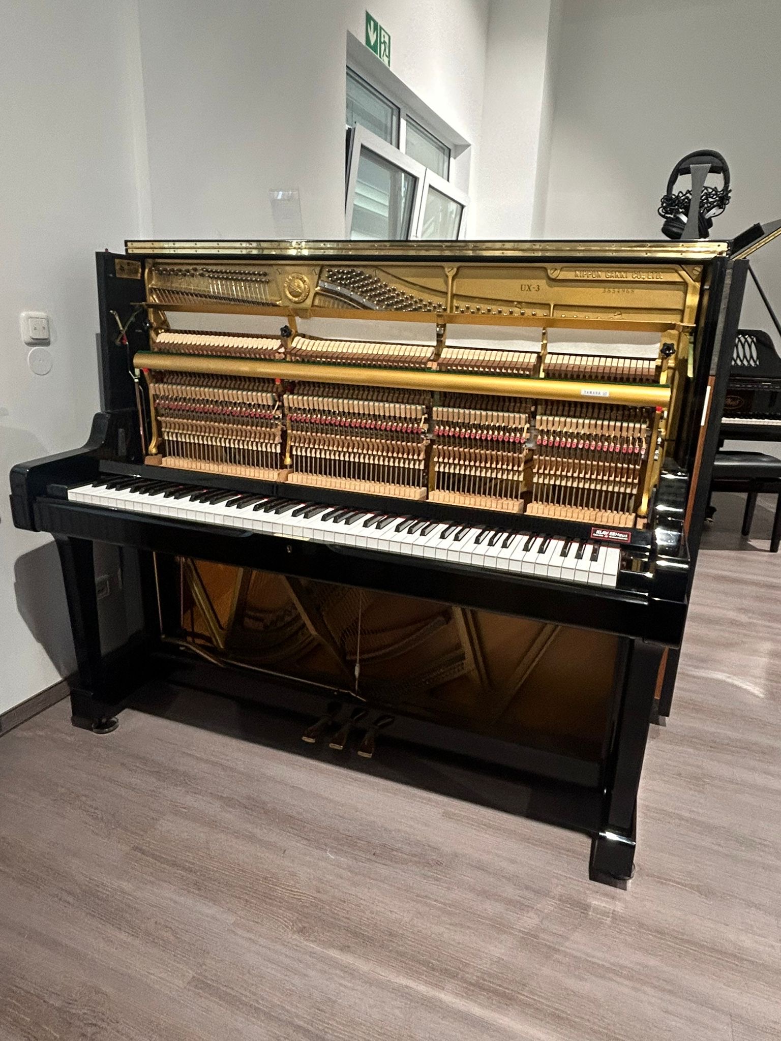 Yamaha UX3 Klavier