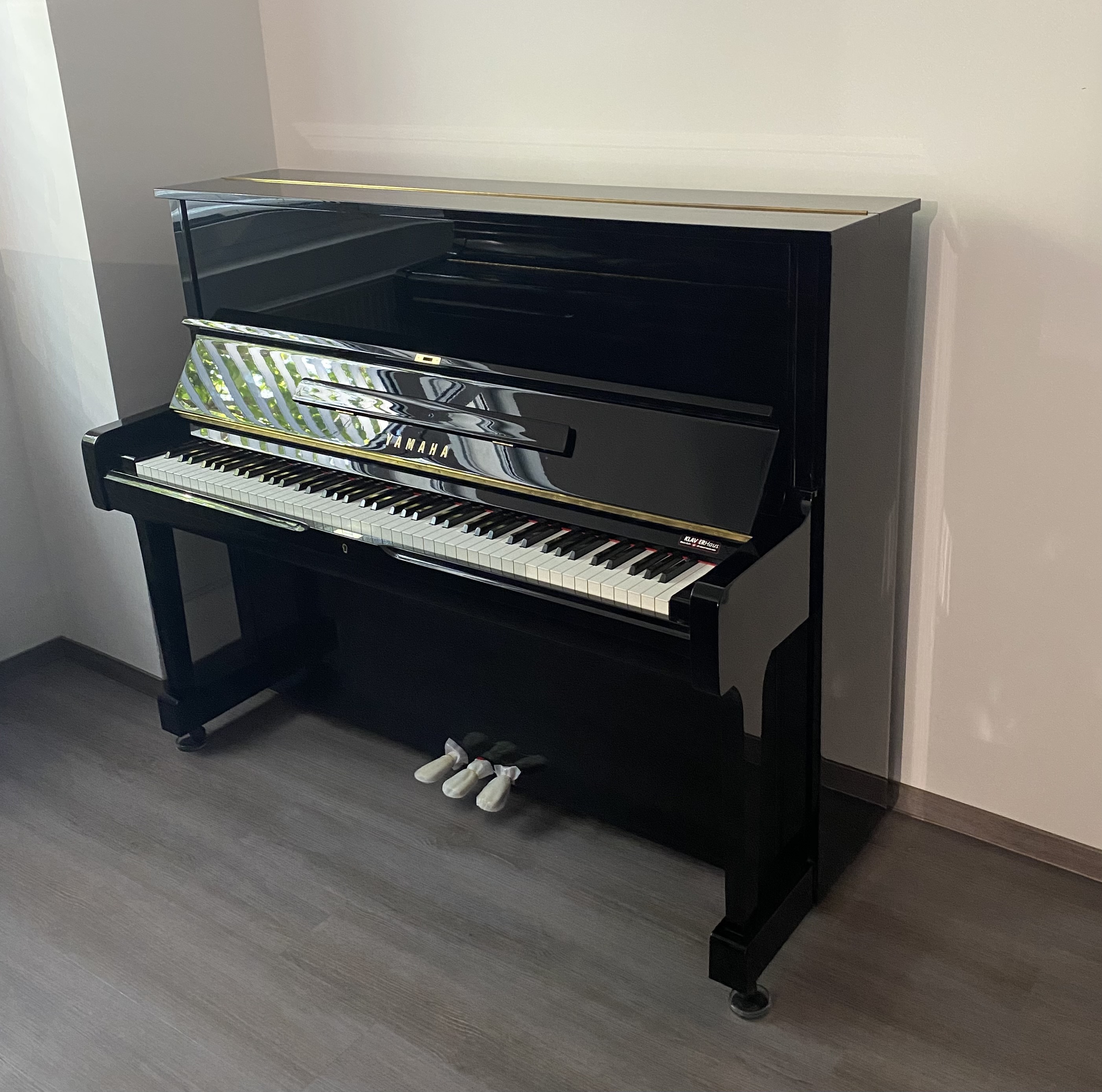 Yamaha U1A Klavier