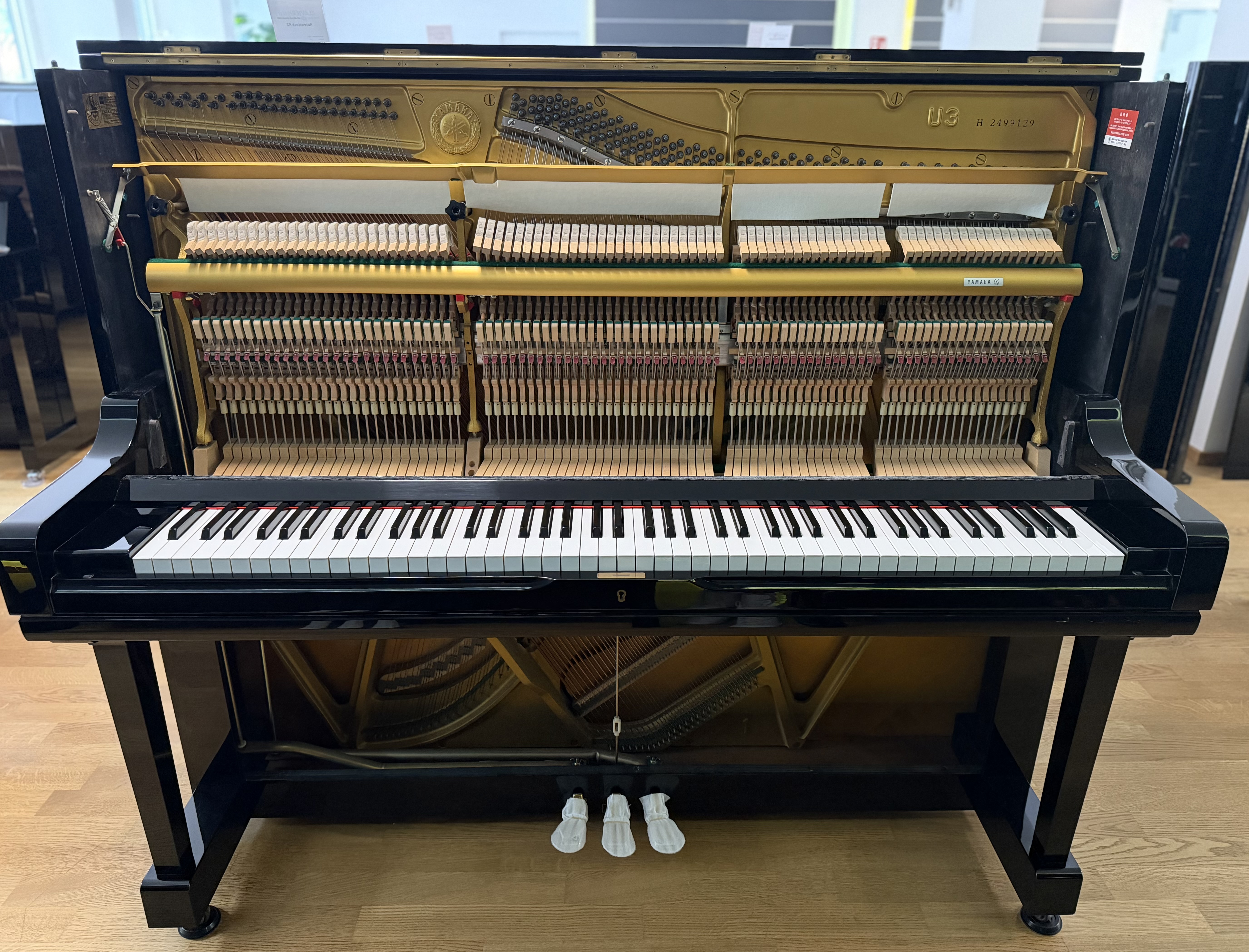 Yamaha U3H Klavier
