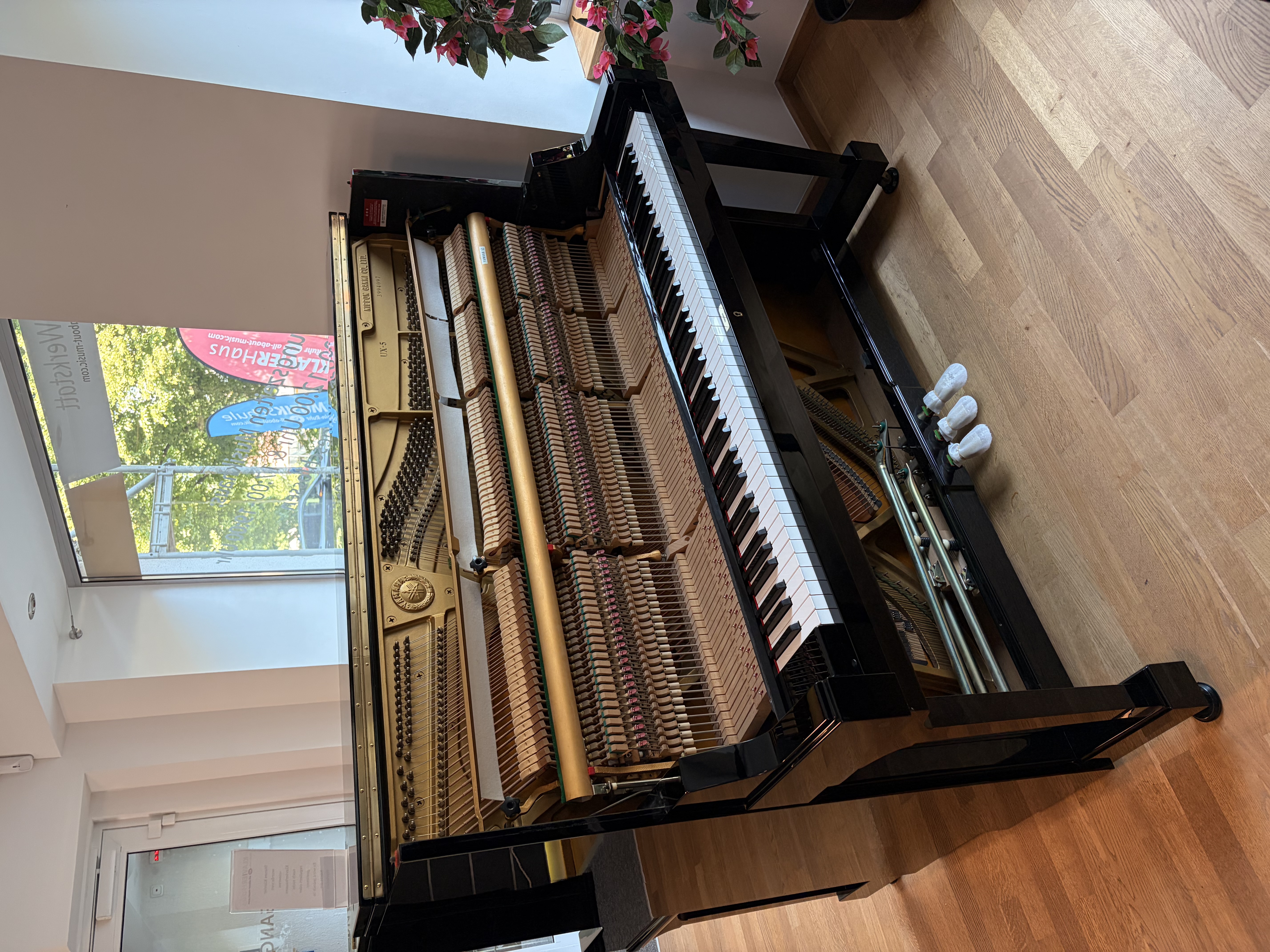 Yamaha UX5 Klavier