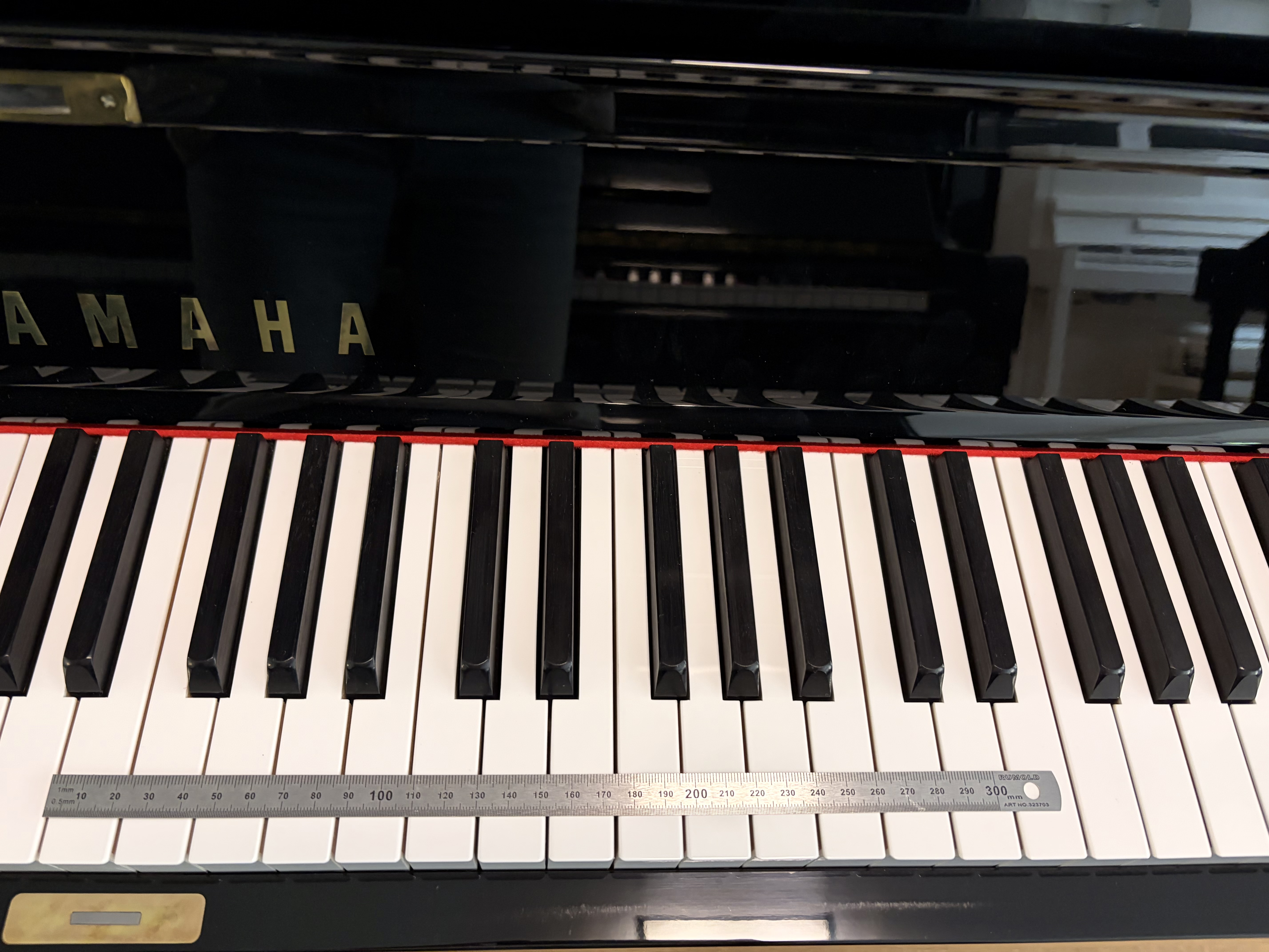 Yamaha UX5 Narrow Keys Klavier