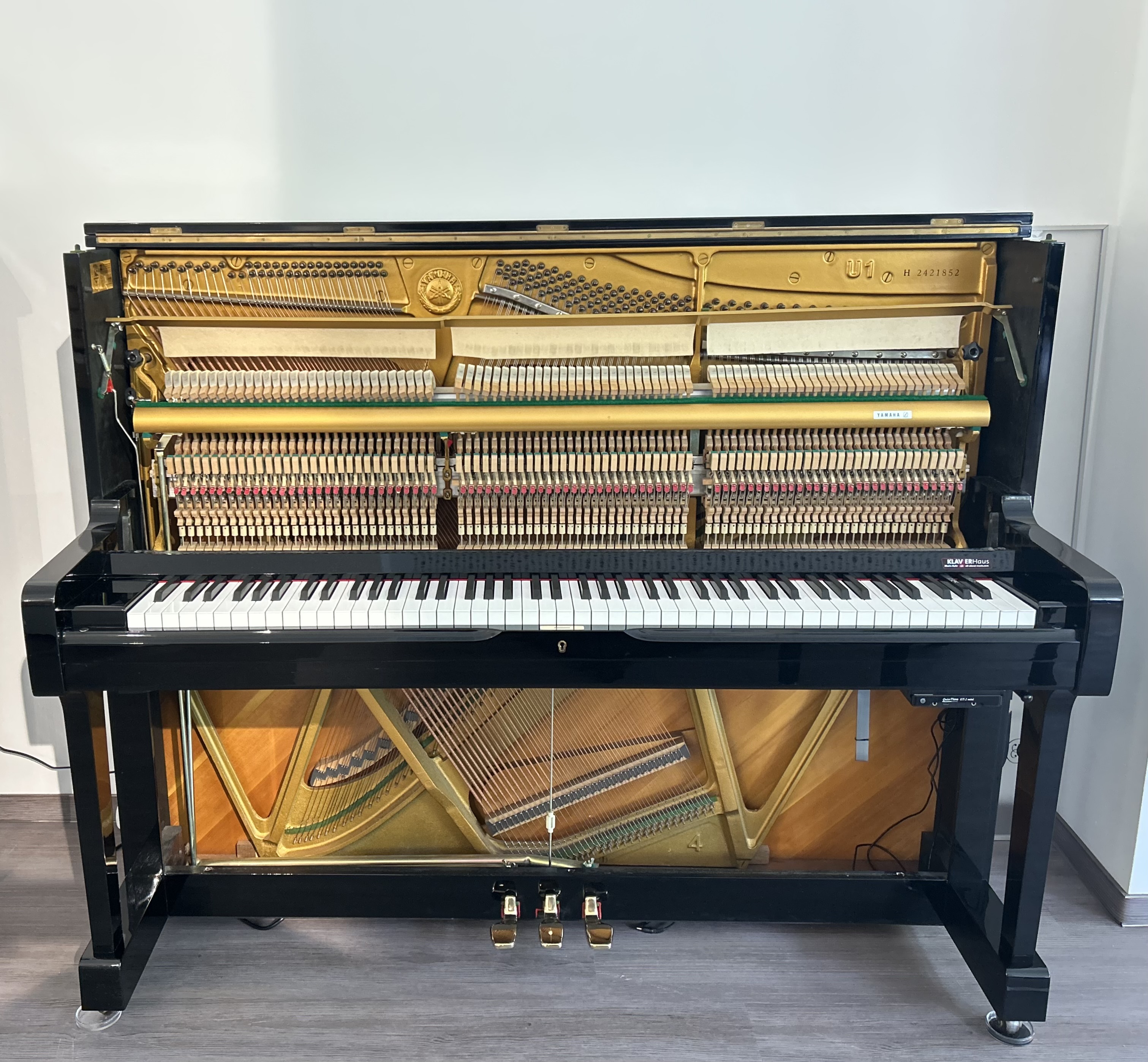 Yamaha U1H Silent Klavier