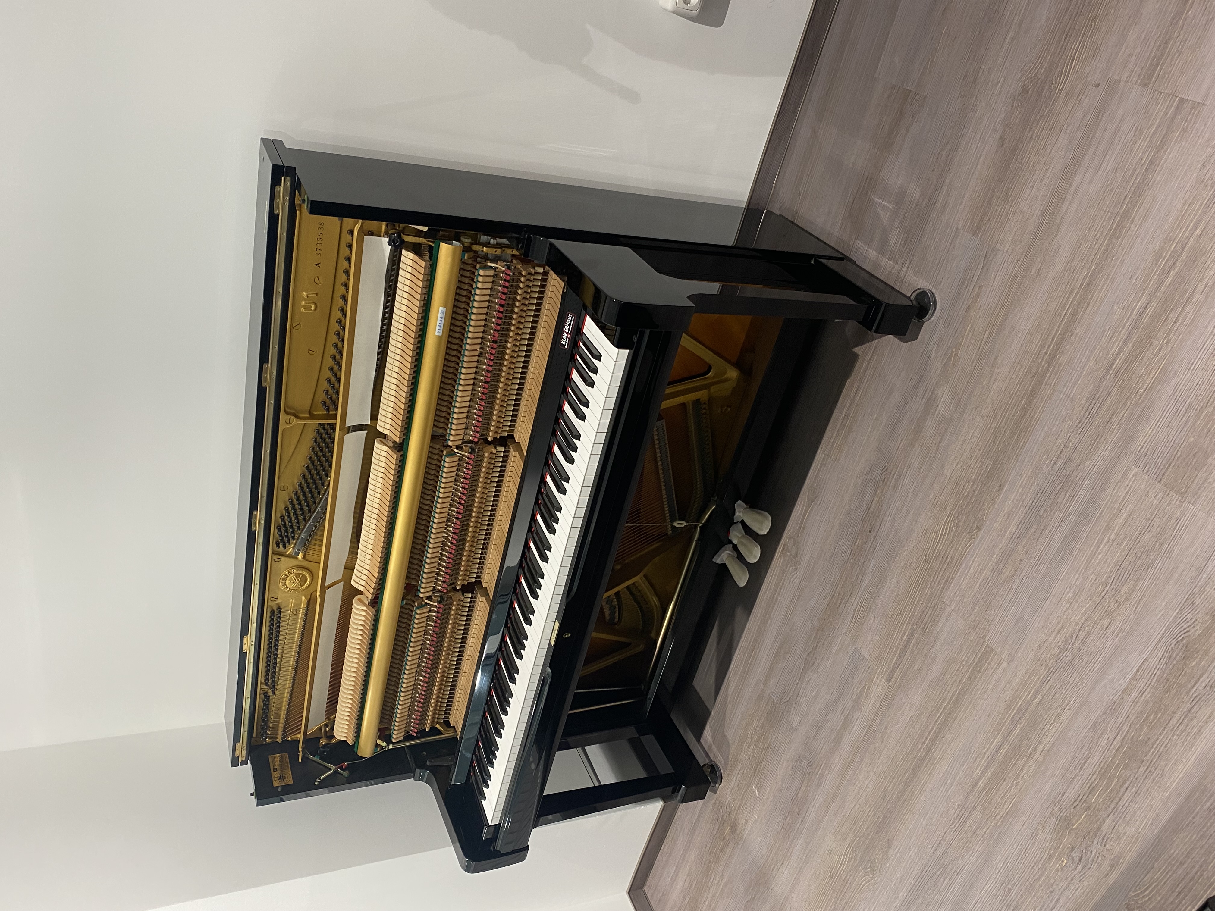 Yamaha U1A Klavier