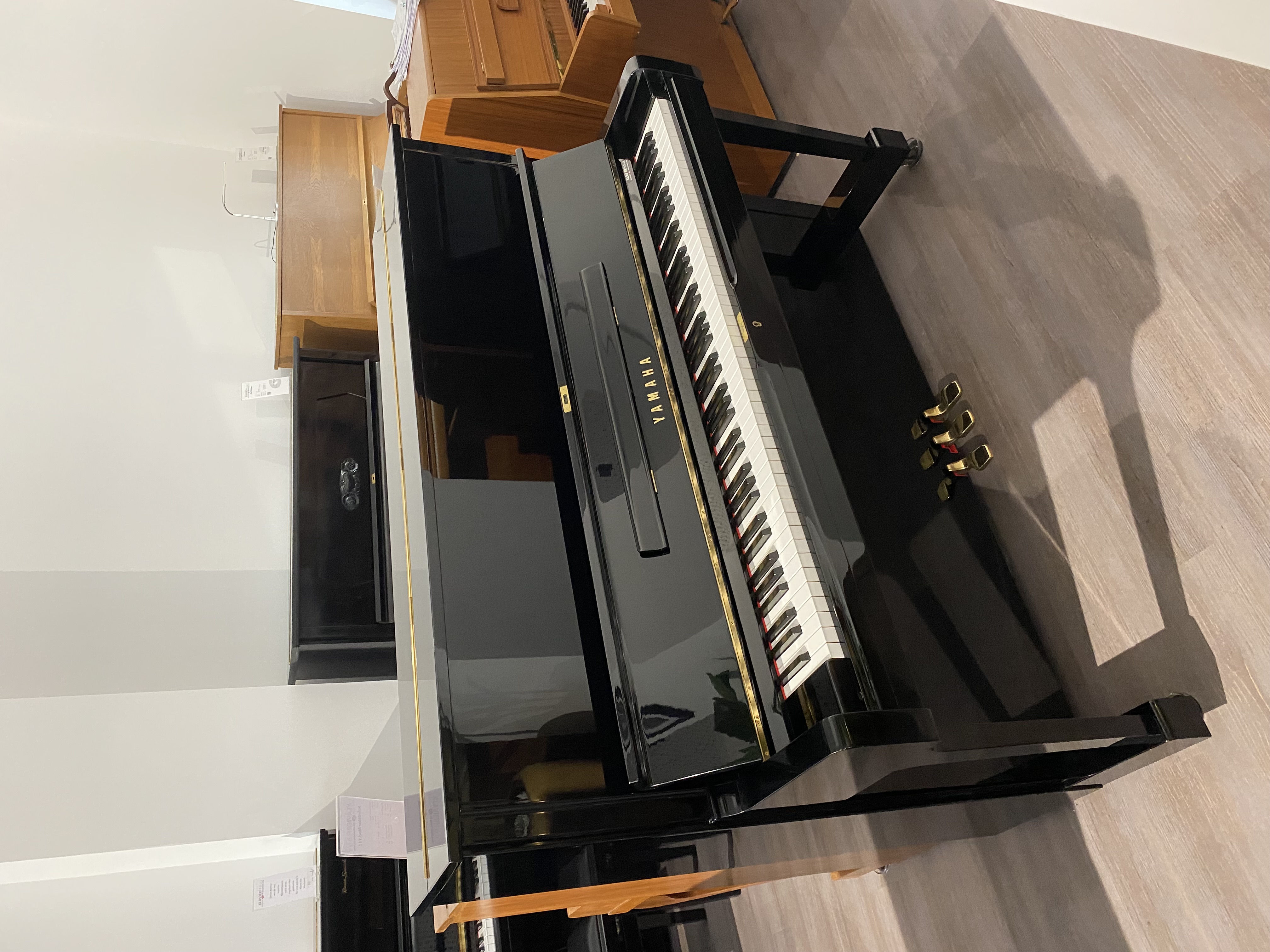 Yamaha U1 Klavier