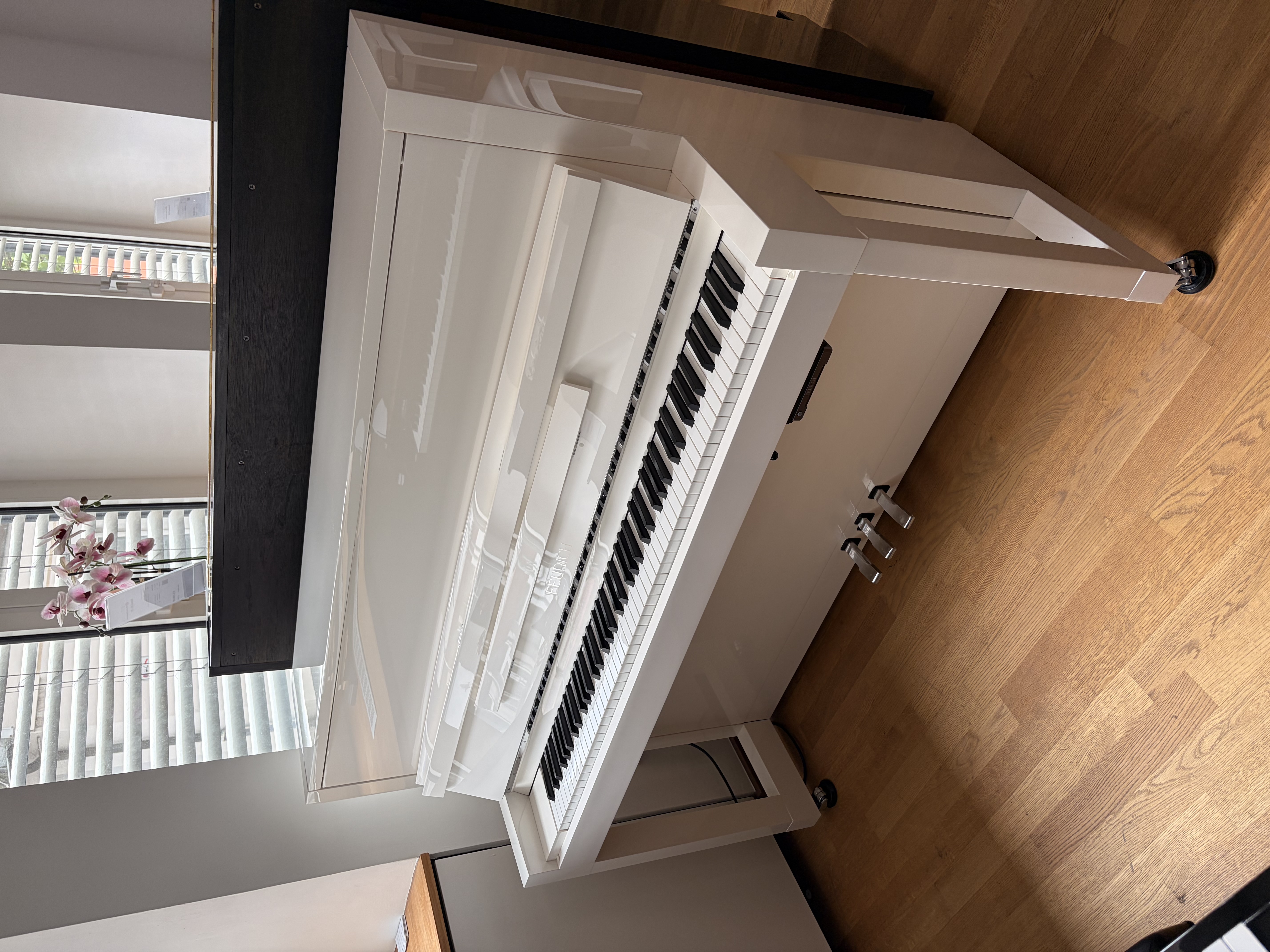 Feurich 115 Premiere Silent Klavier