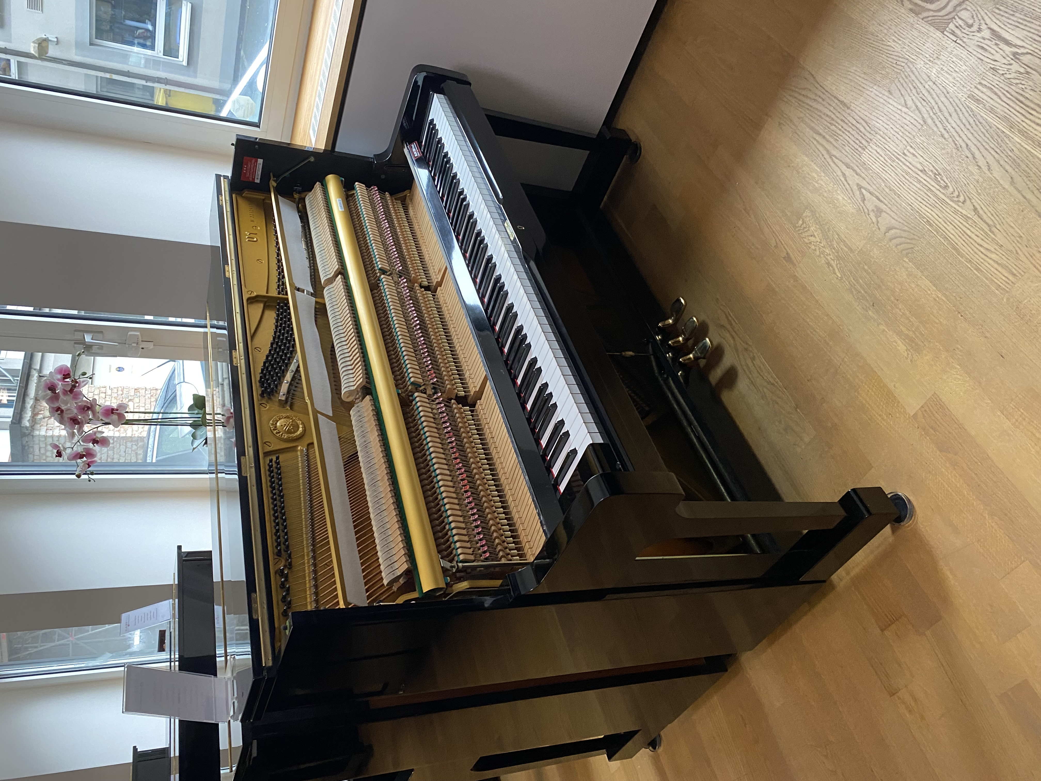 Yamaha U1 H Klavier