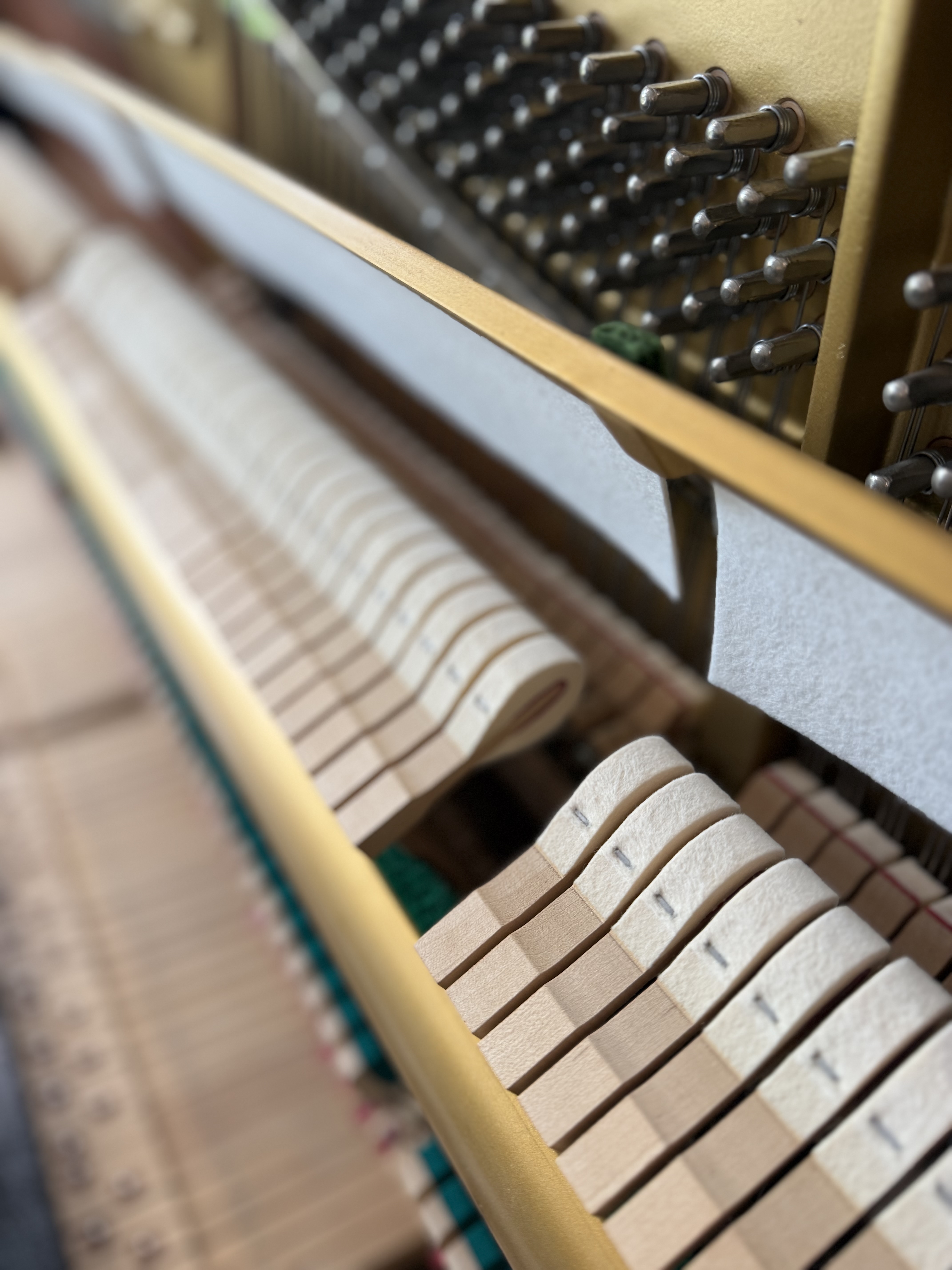Yamaha UX1 Klavier