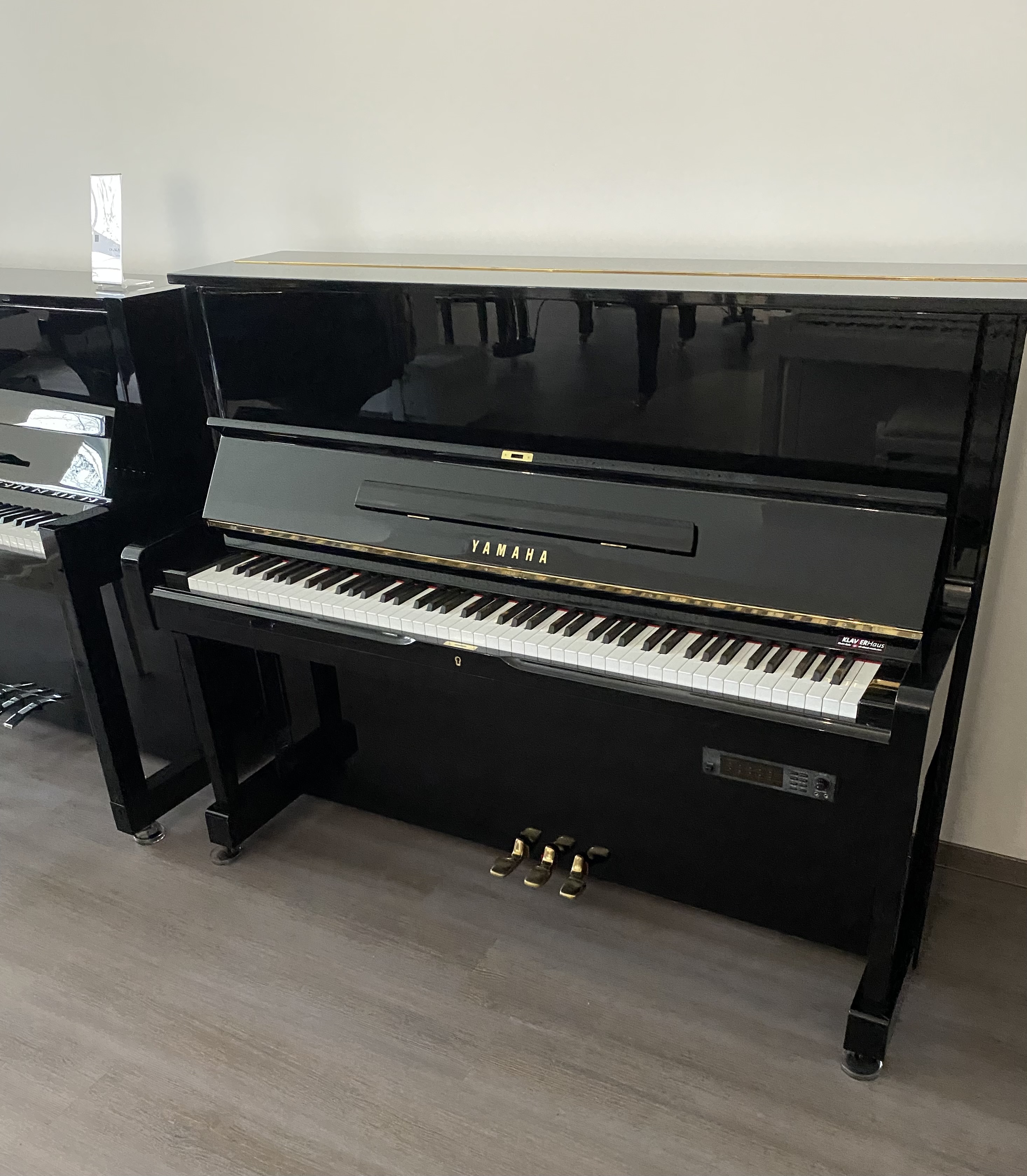 Yamaha U1H Silent Klavier