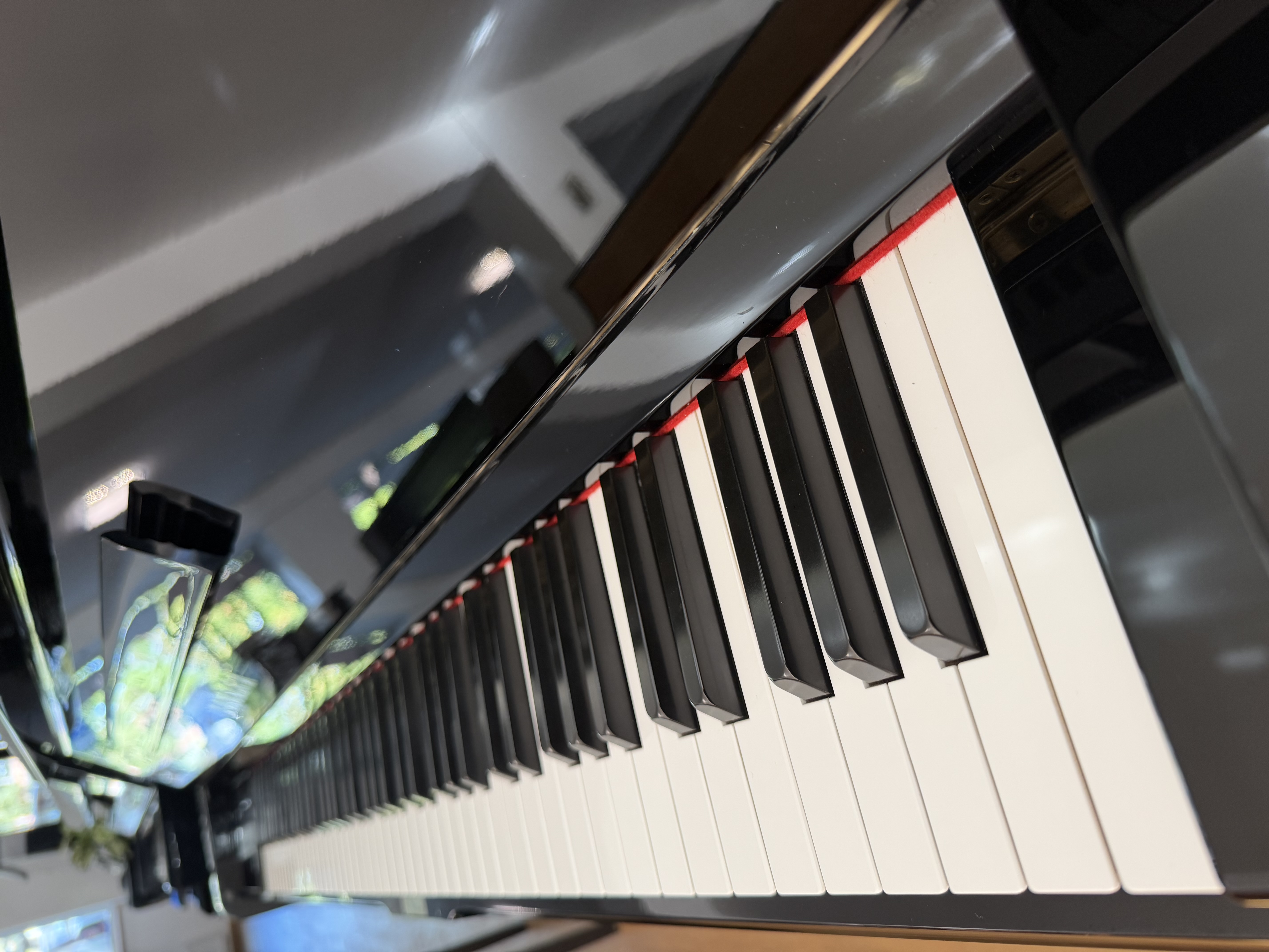 Yamaha UX1 Klavier