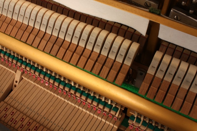 Yamaha UX Klavier