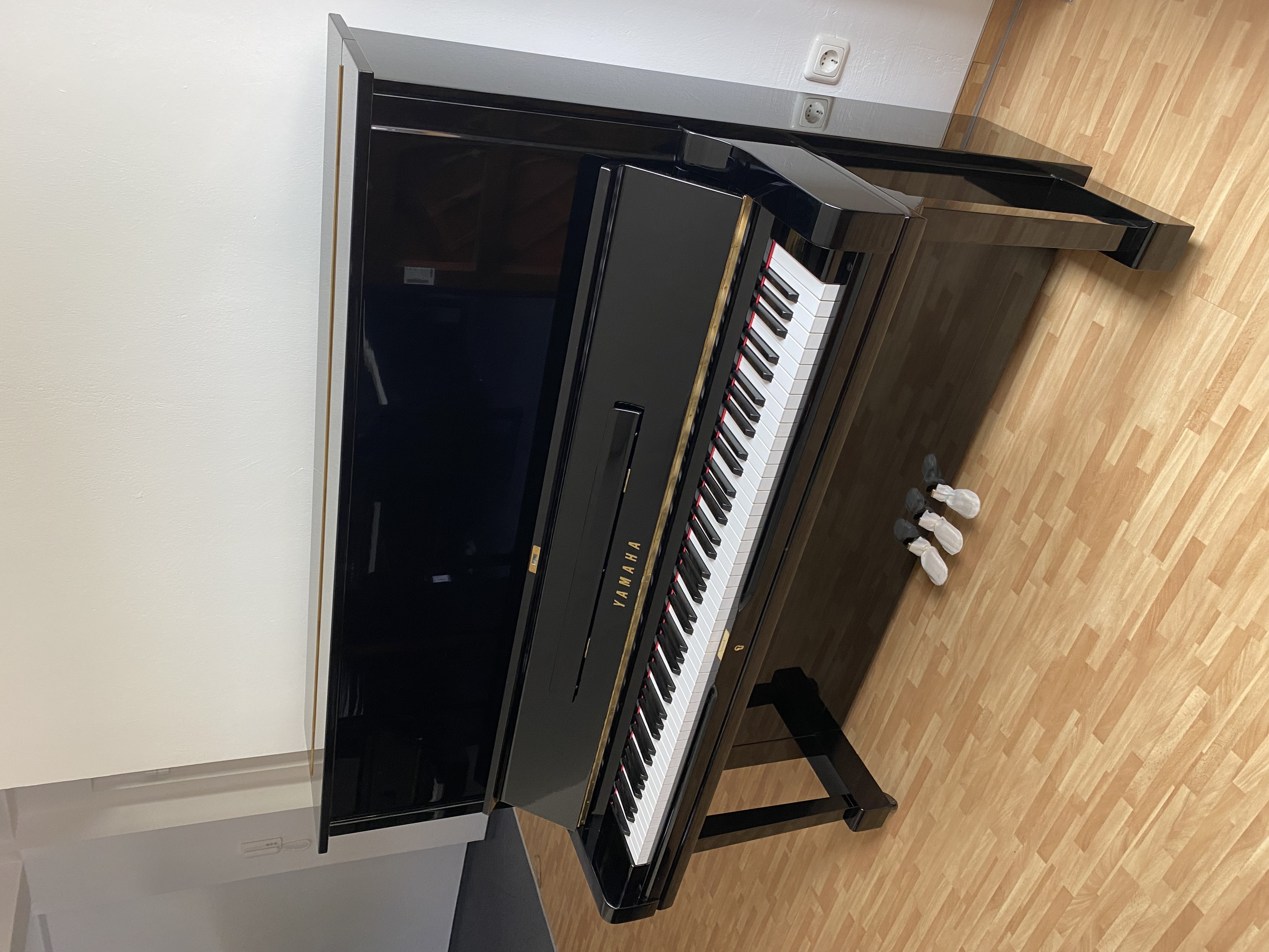 Yamaha U3H Klavier