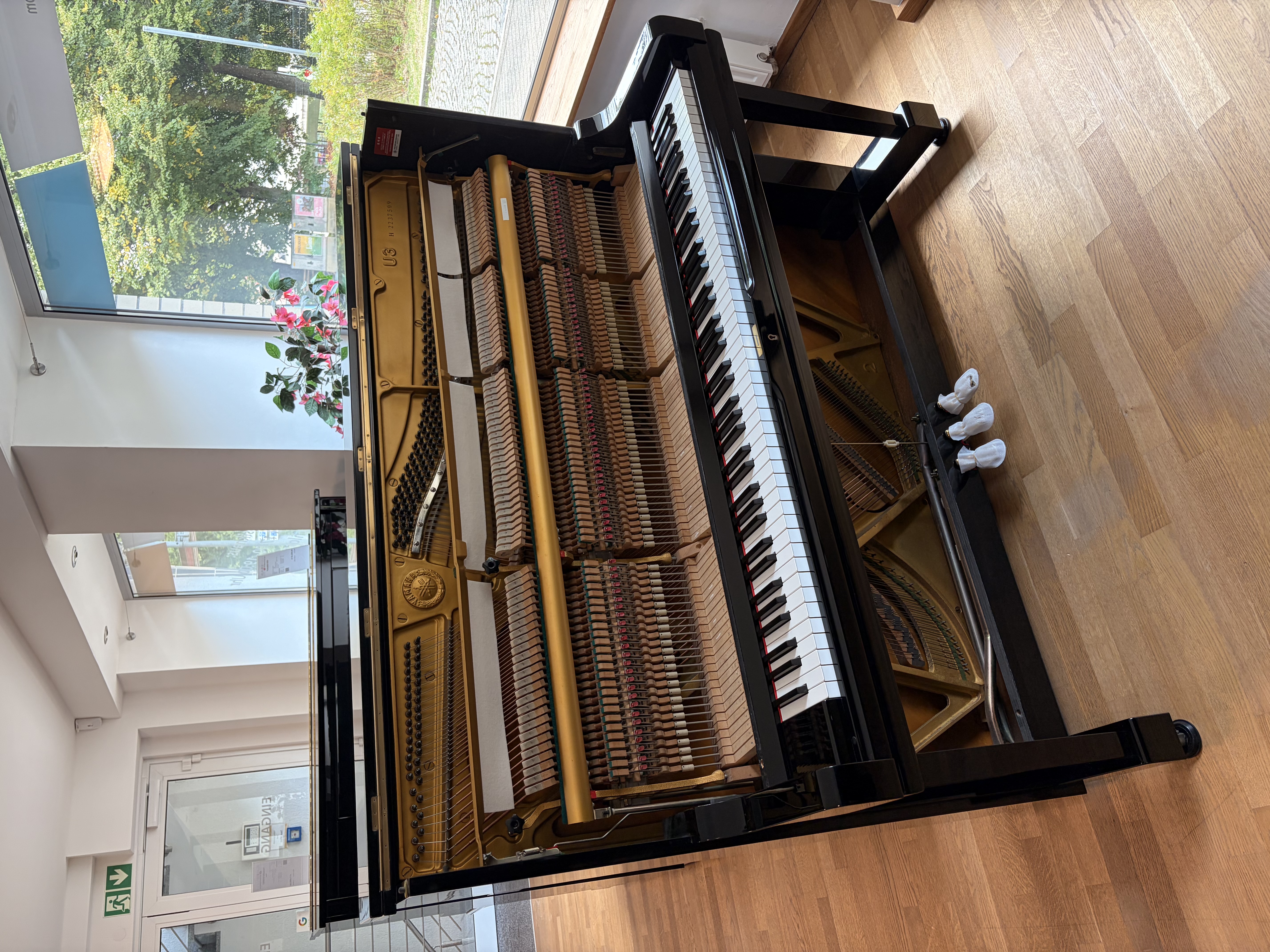 Yamaha U3H Klavier