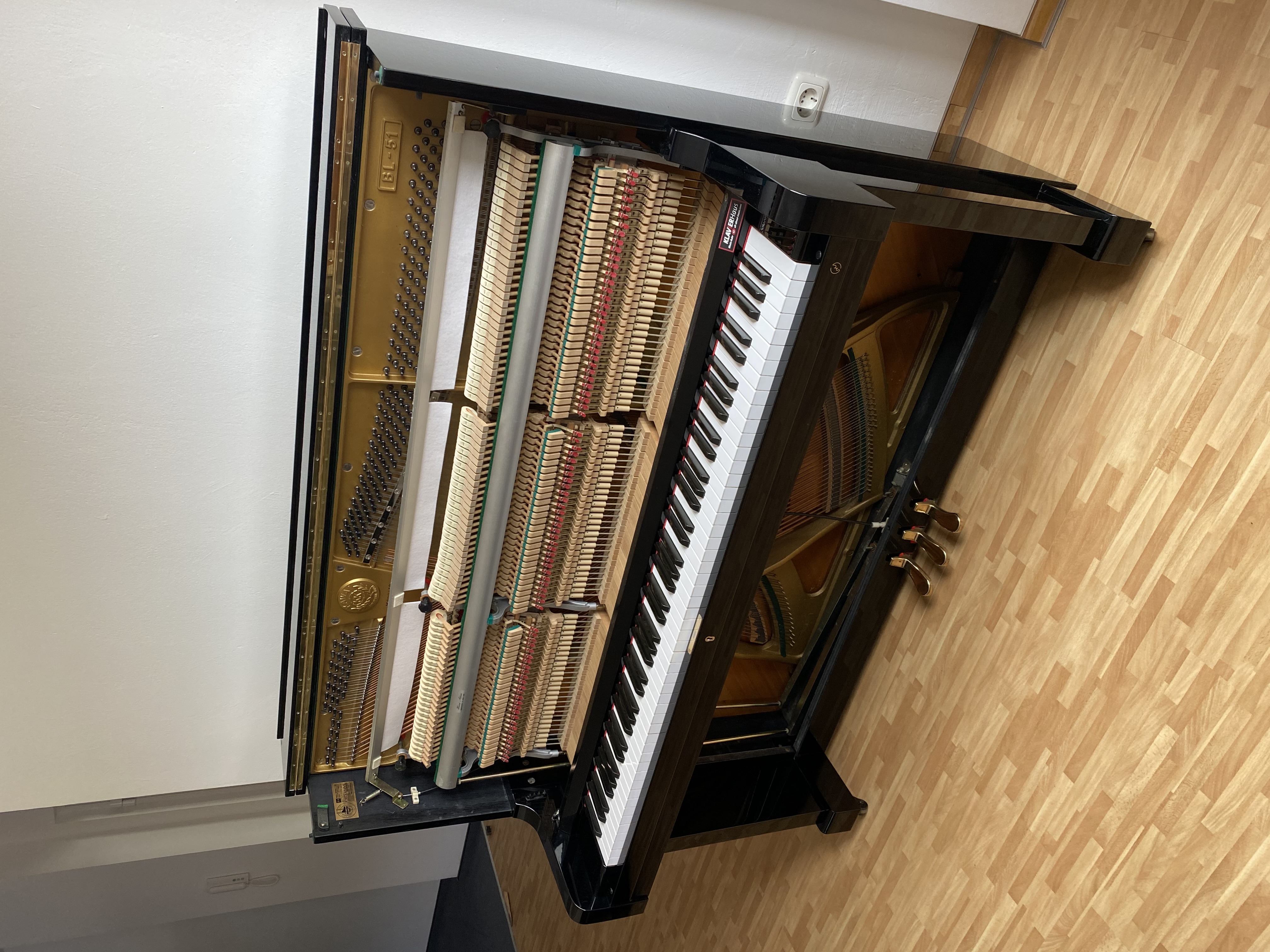 Kawai BL-51 Klavier