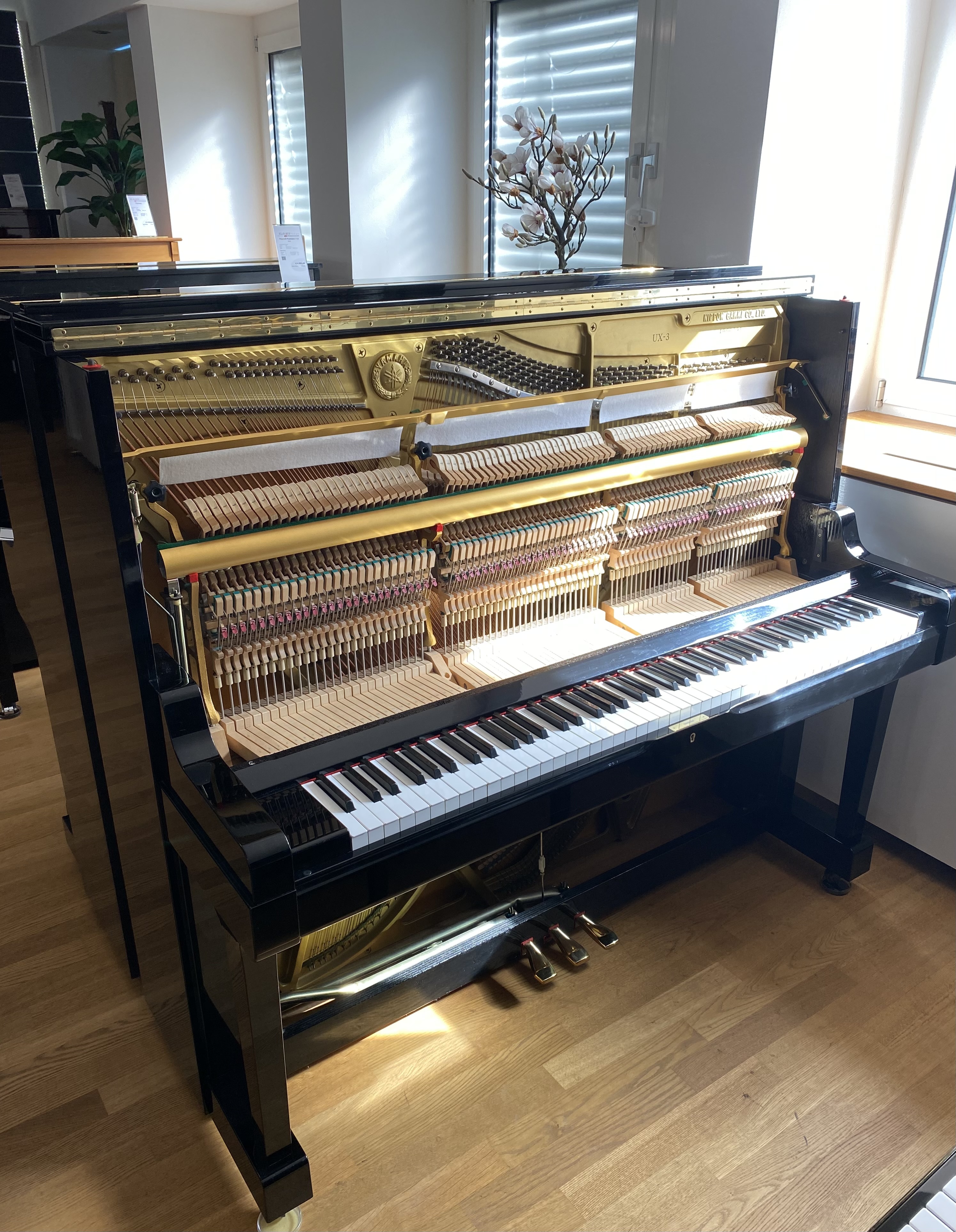 Yamaha UX3 Klavier