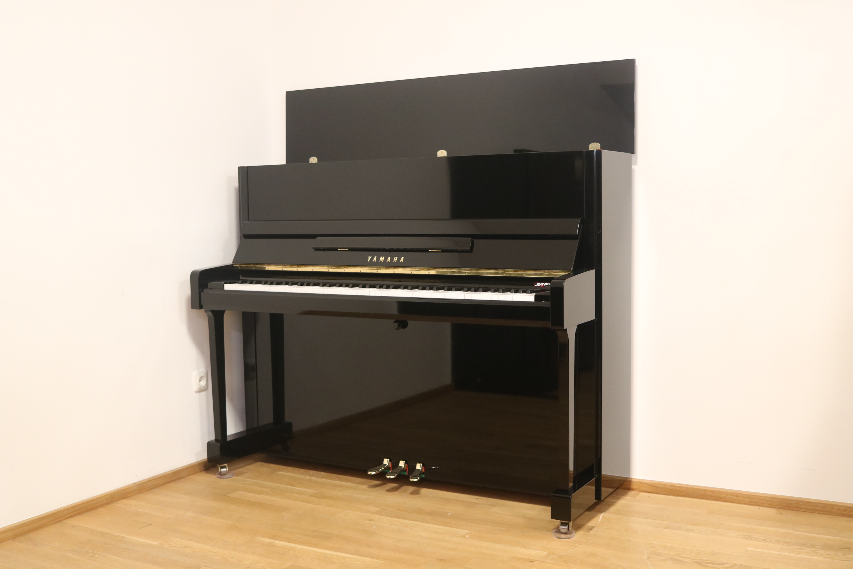 Yamaha B3PE Klavier