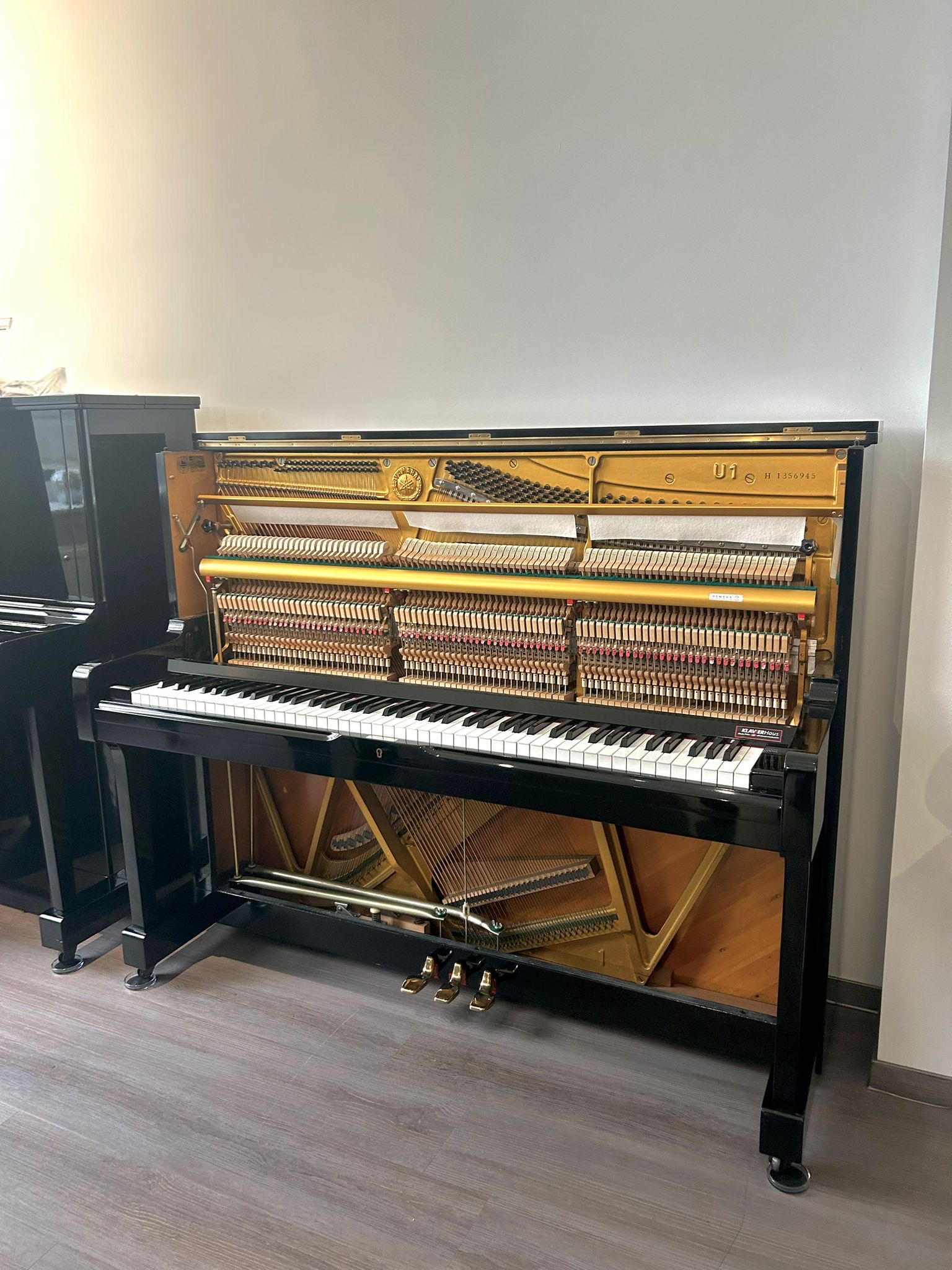 Yamaha U1 H Klavier