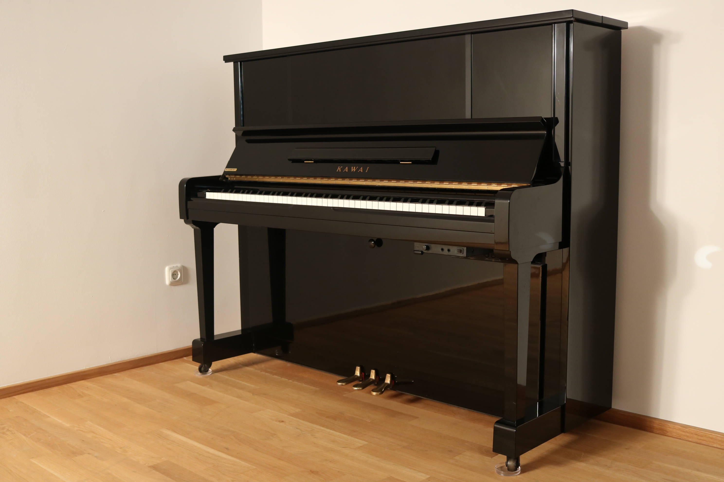 Kawai KU30AT Silent Klavier