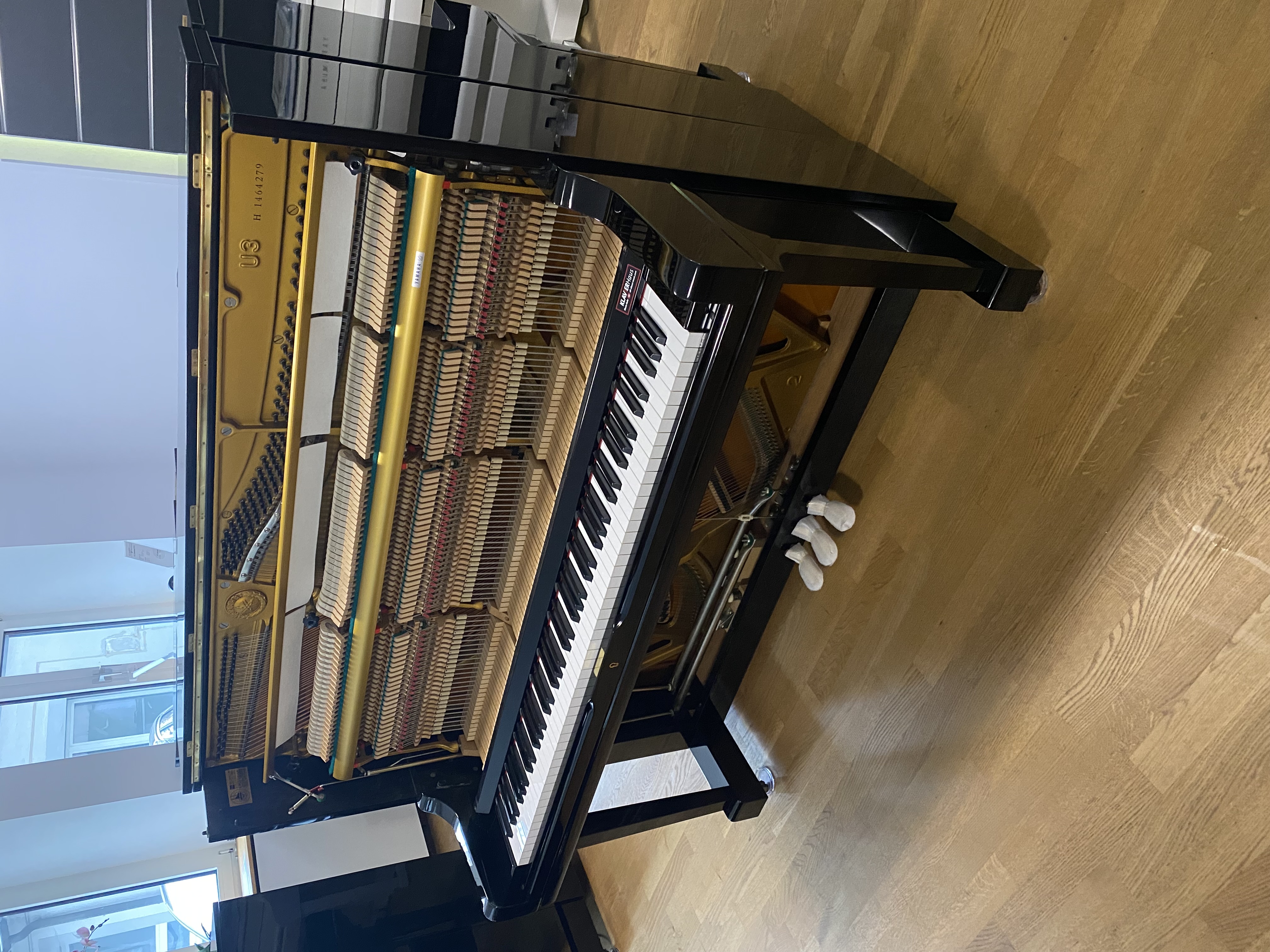 Yamaha U3H Klavier