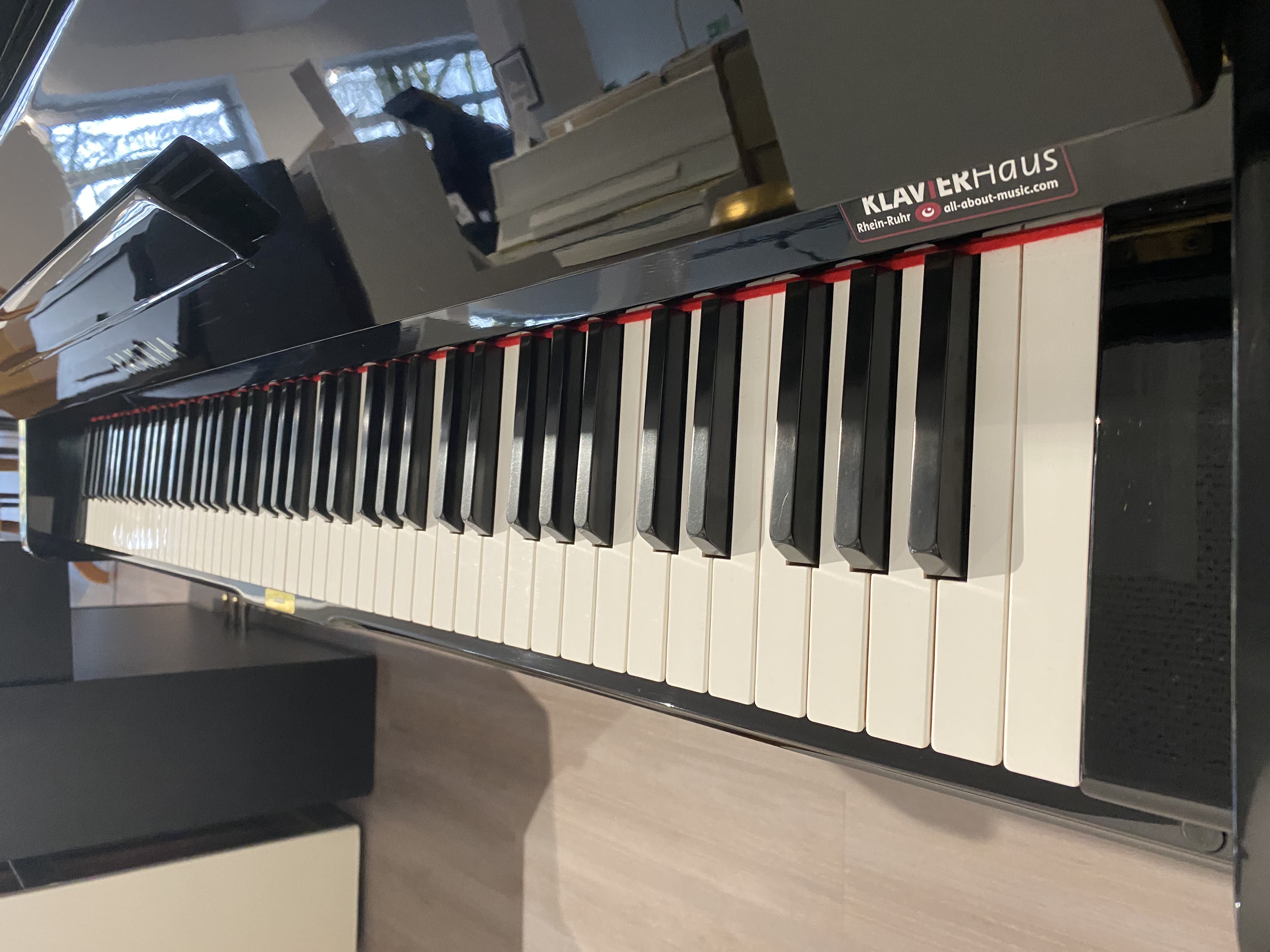 Yamaha U1 Klavier