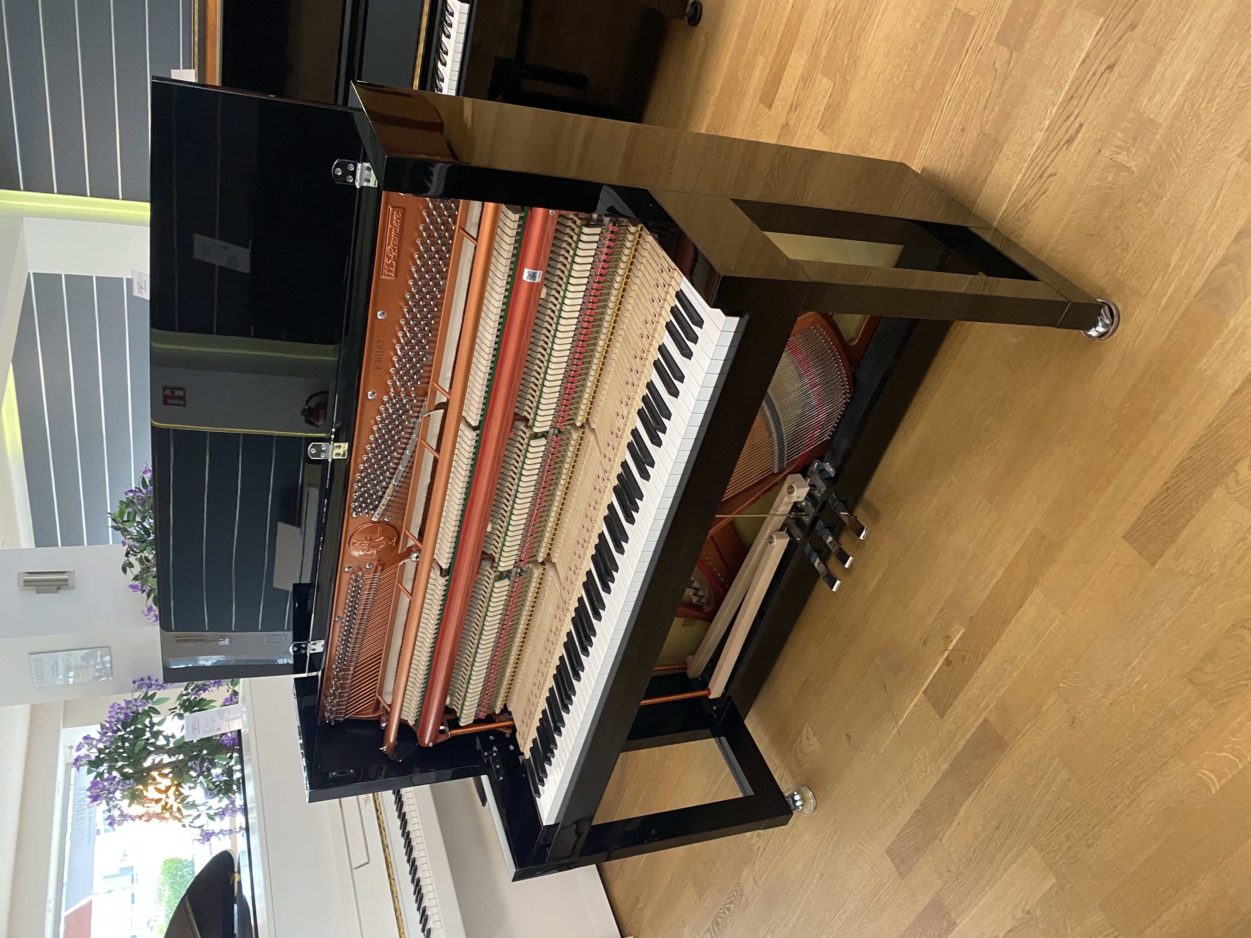 Feurich 115 Premiere Klavier