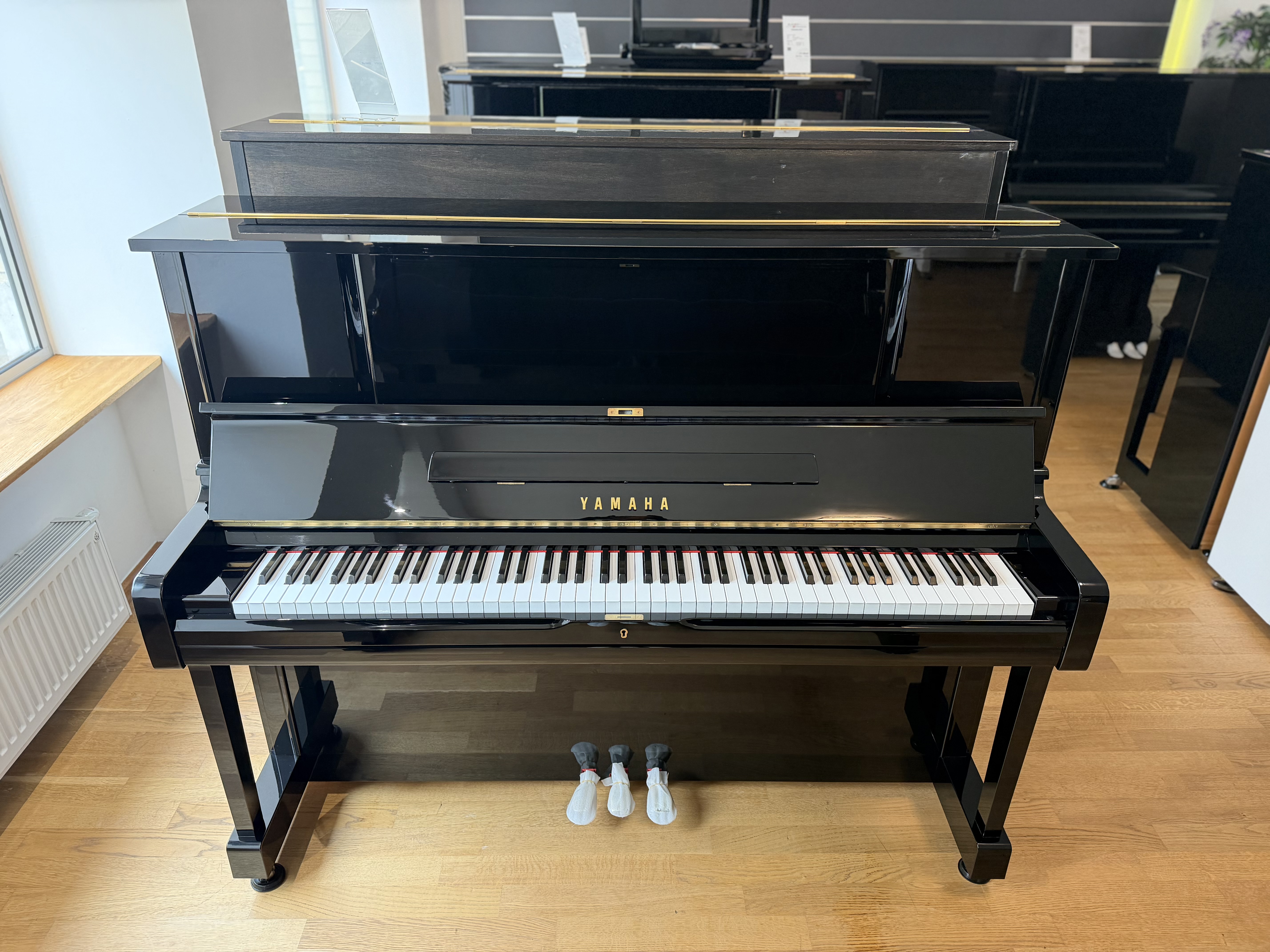 Yamaha UX1 Klavier