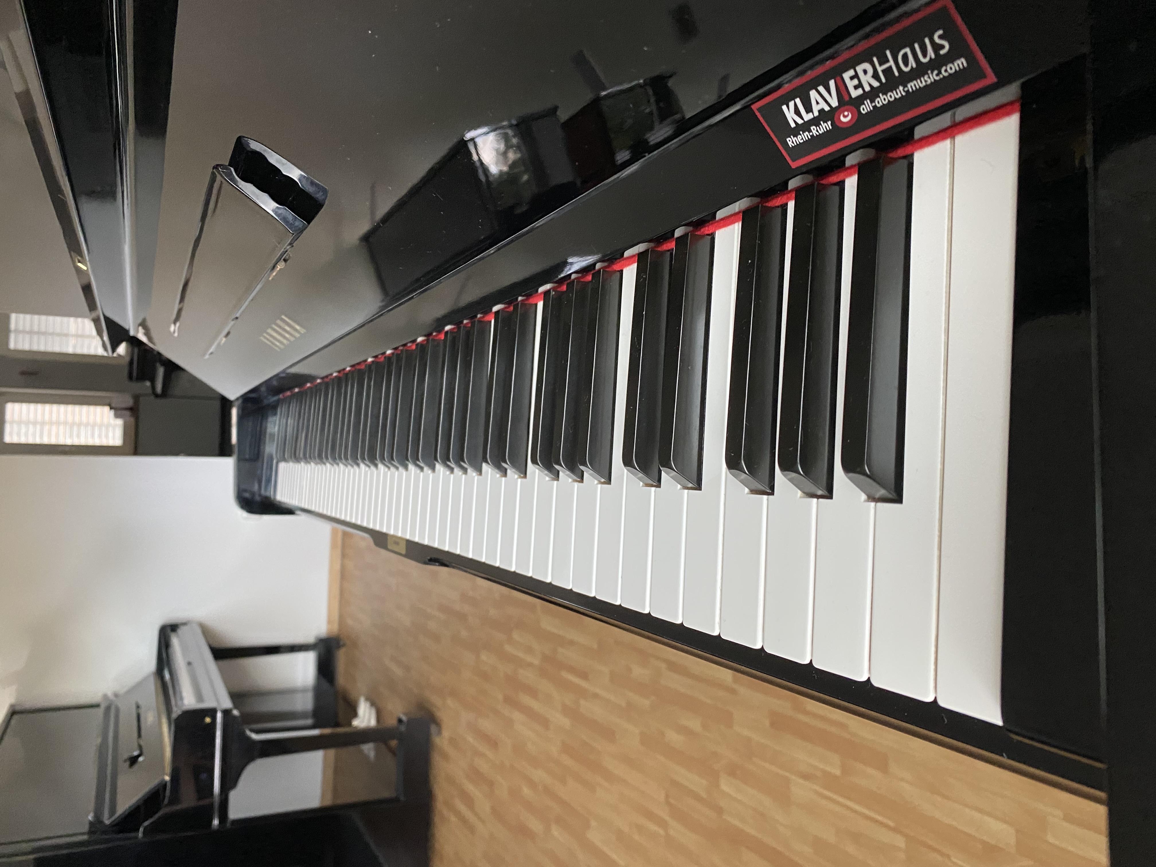 Yamaha U1 H Klavier