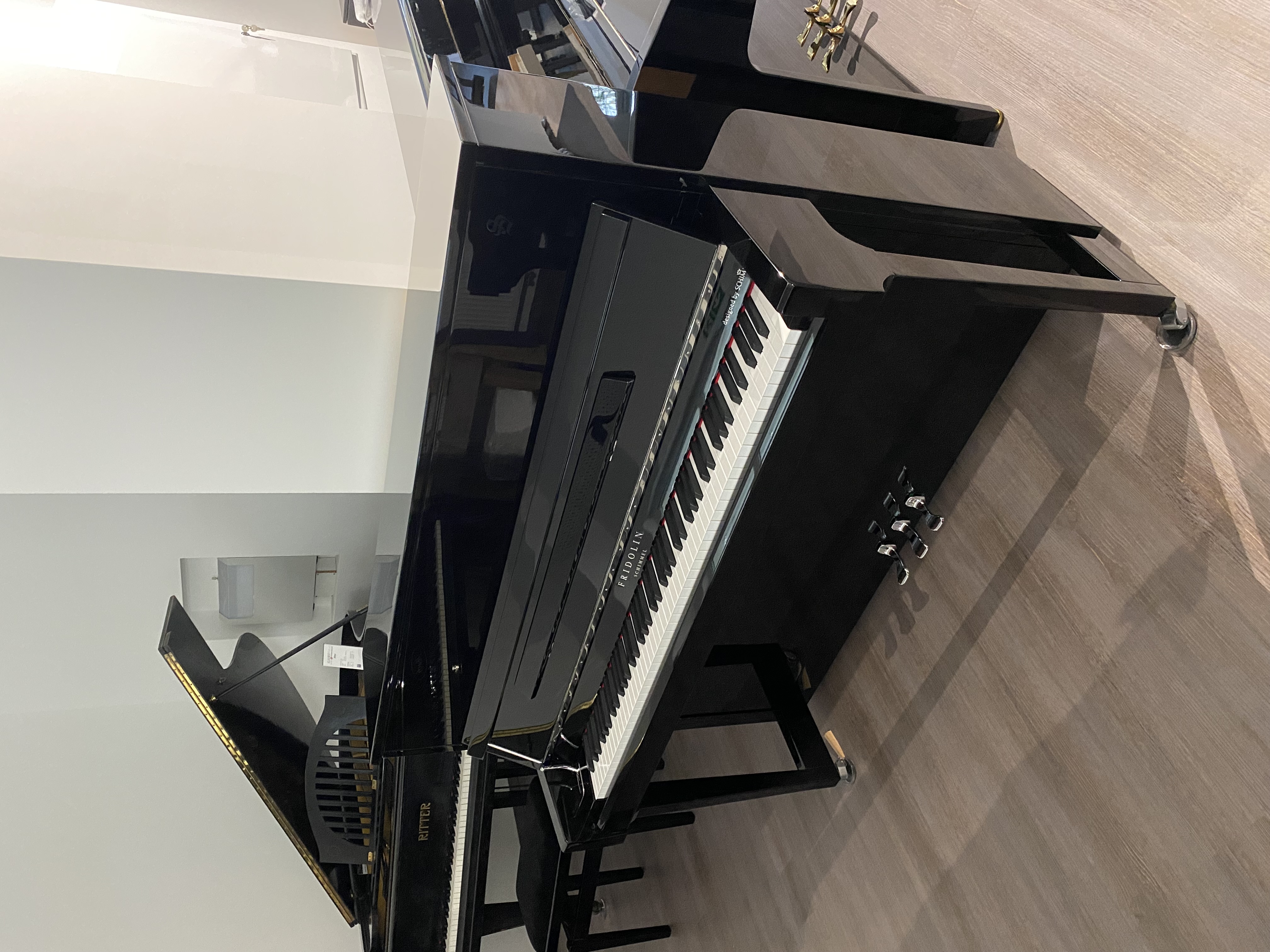 Fridolin Schimmel F116 Tradition Klavier