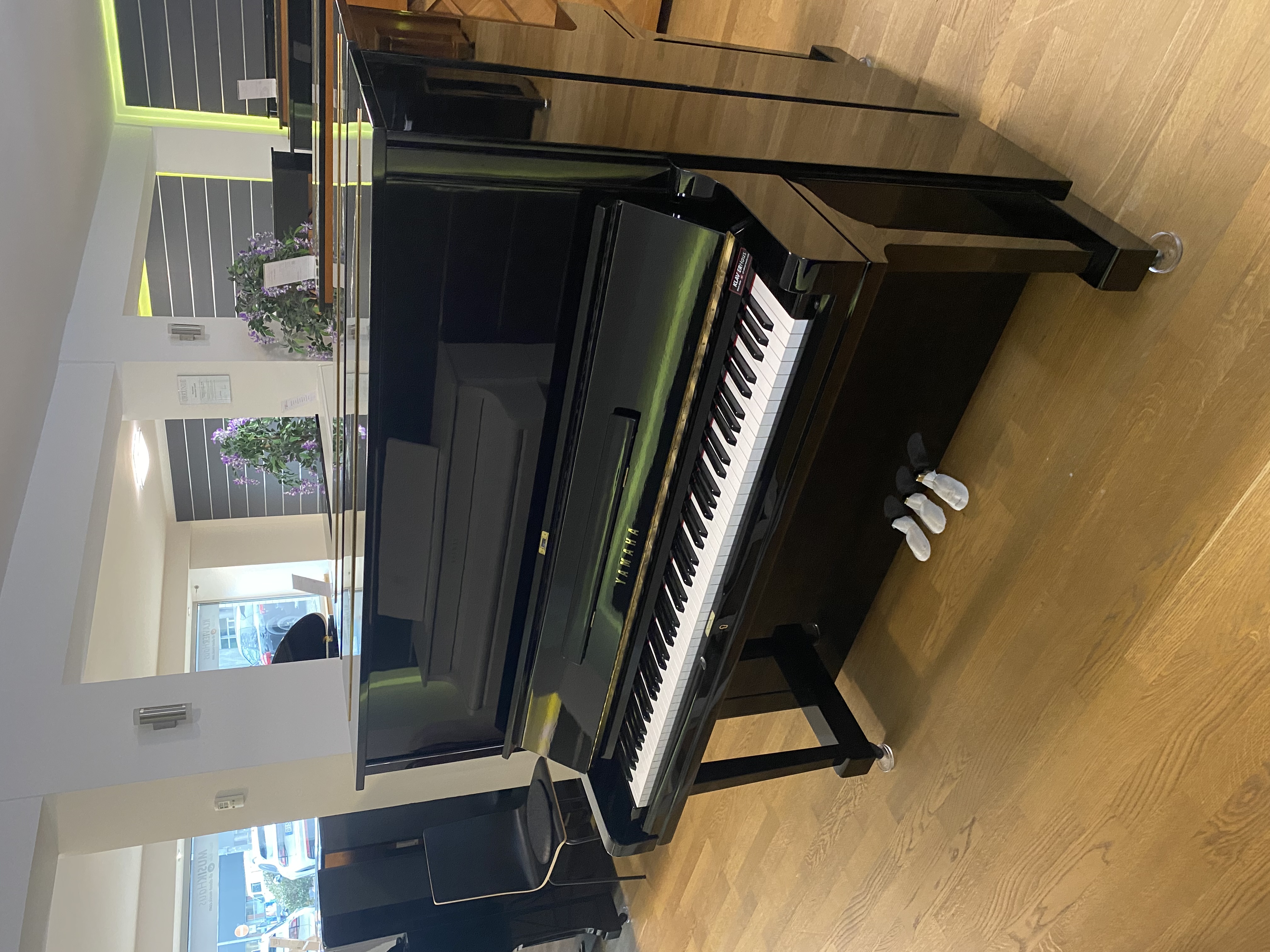 Yamaha U3H Klavier