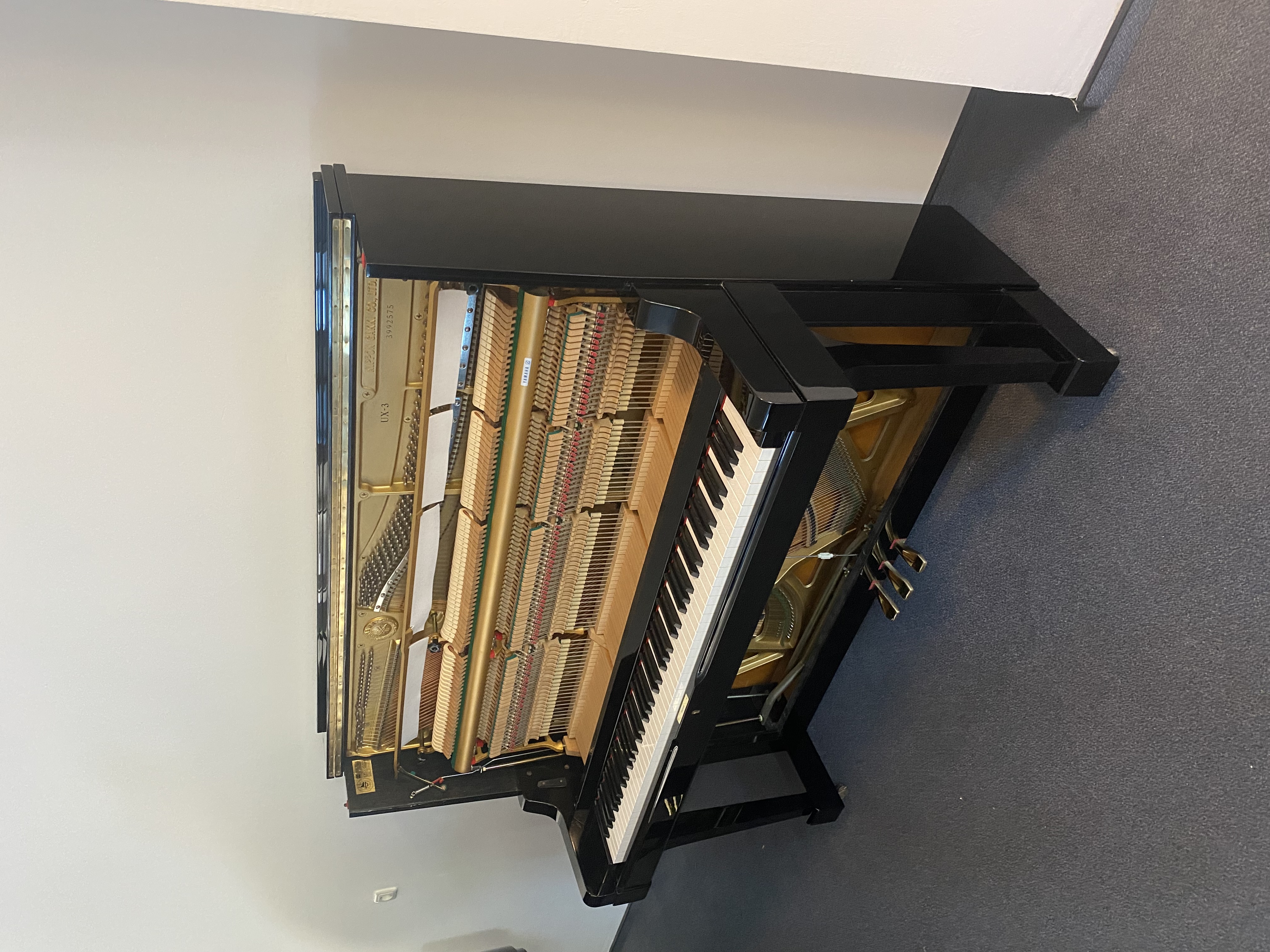 Yamaha UX3 Klavier
