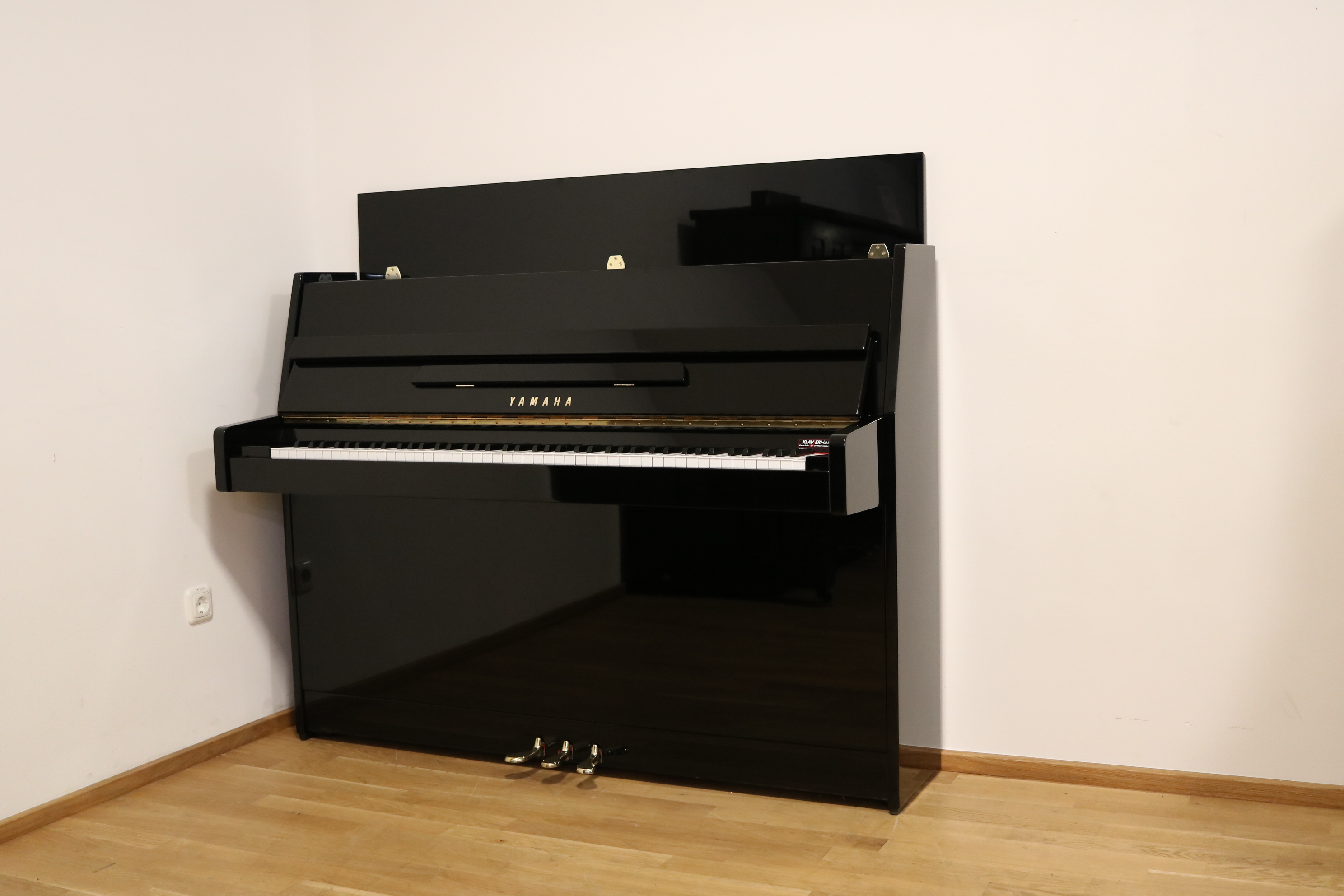 Yamaha C110A Klavier