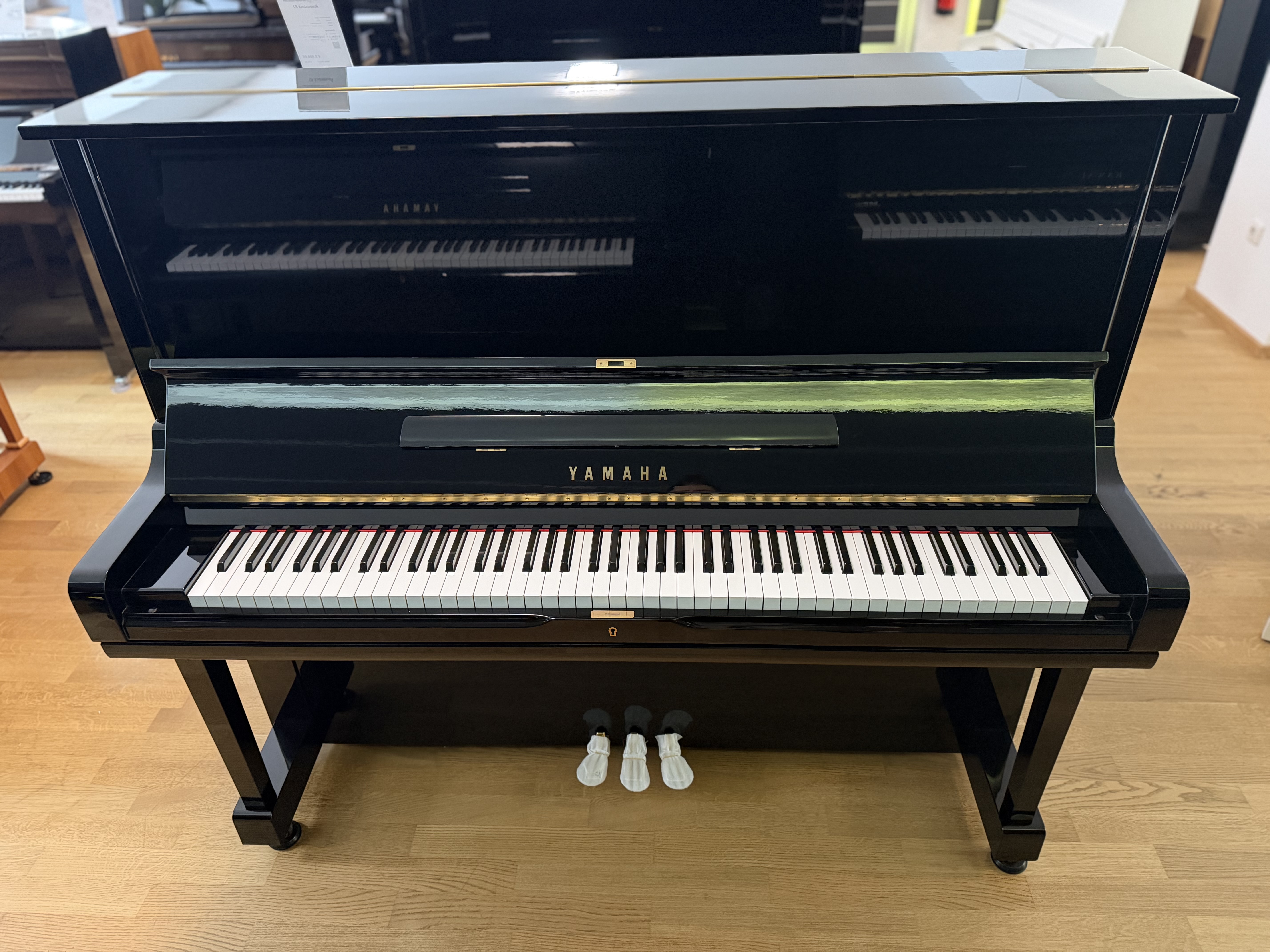 Yamaha U3H Klavier