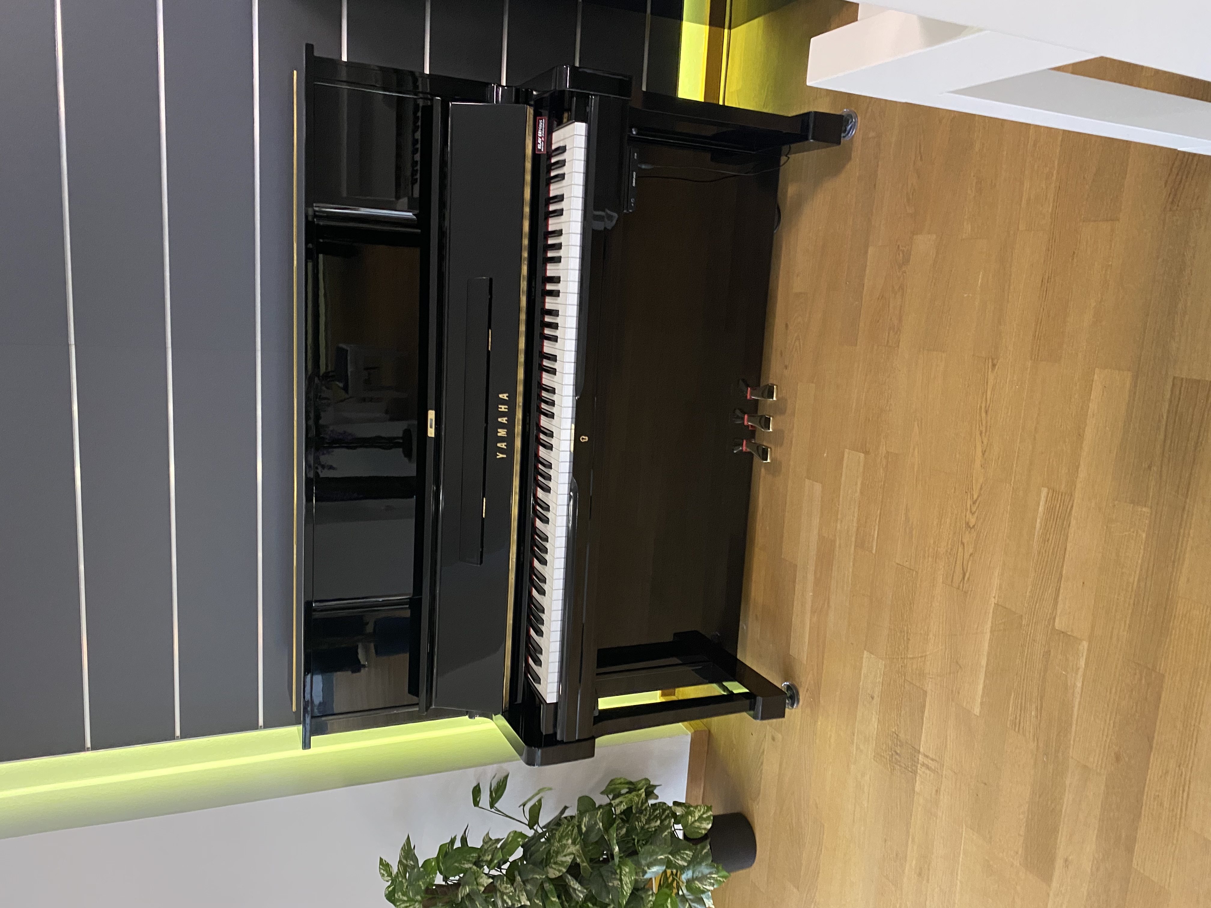 Yamaha UX1 Klavier Silent