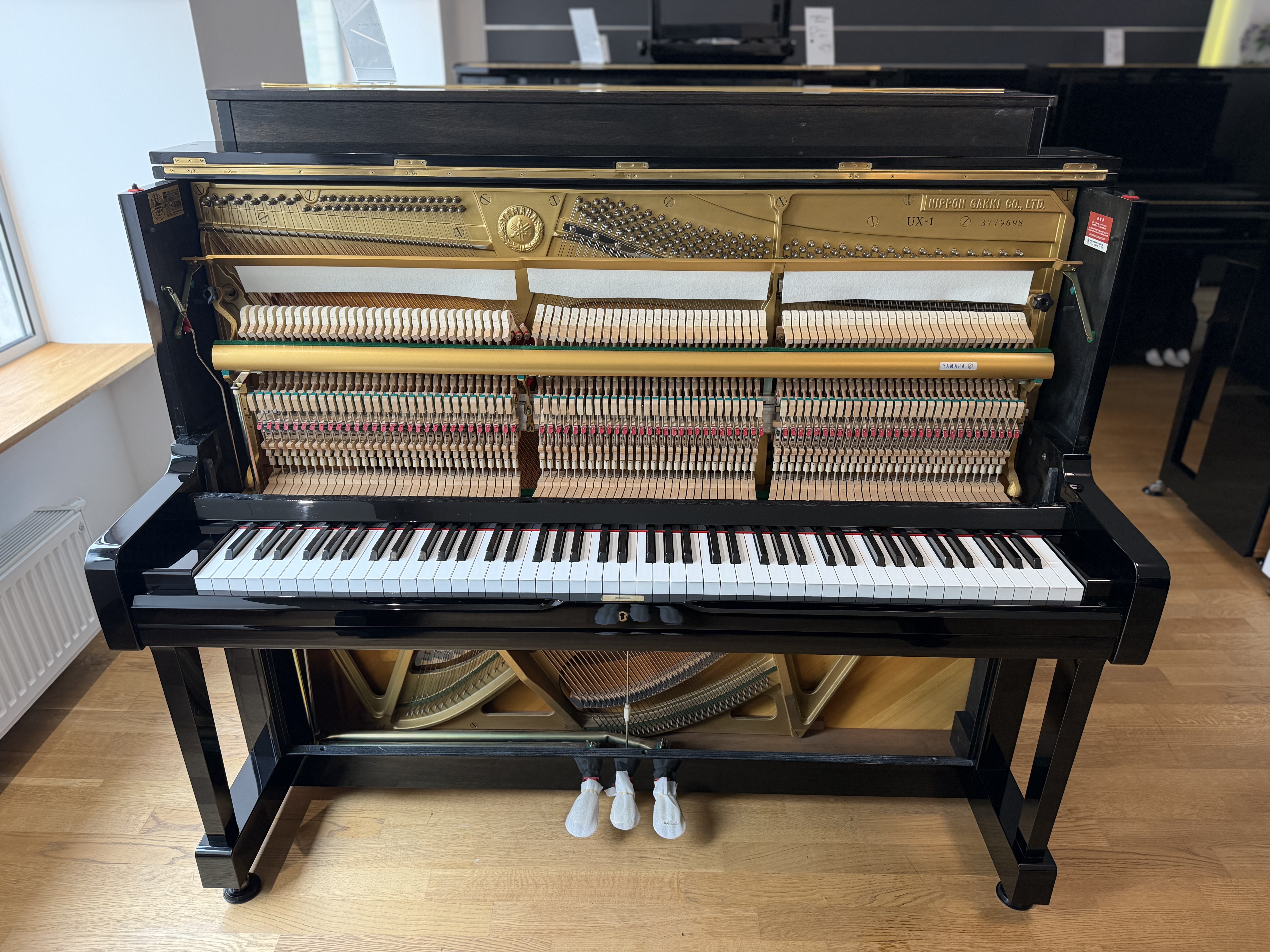 Yamaha UX1 Klavier