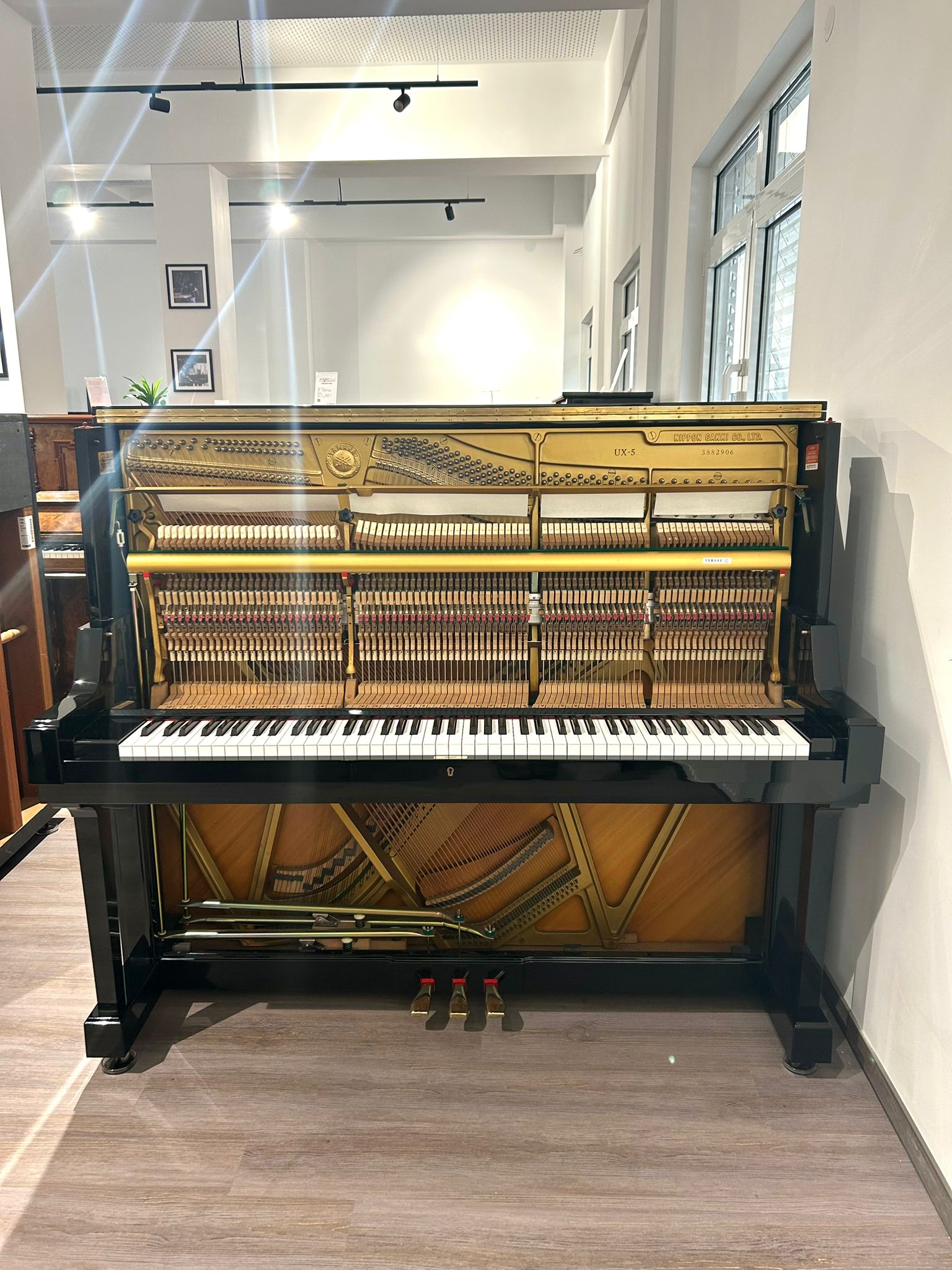 Yamaha UX5 Klavier