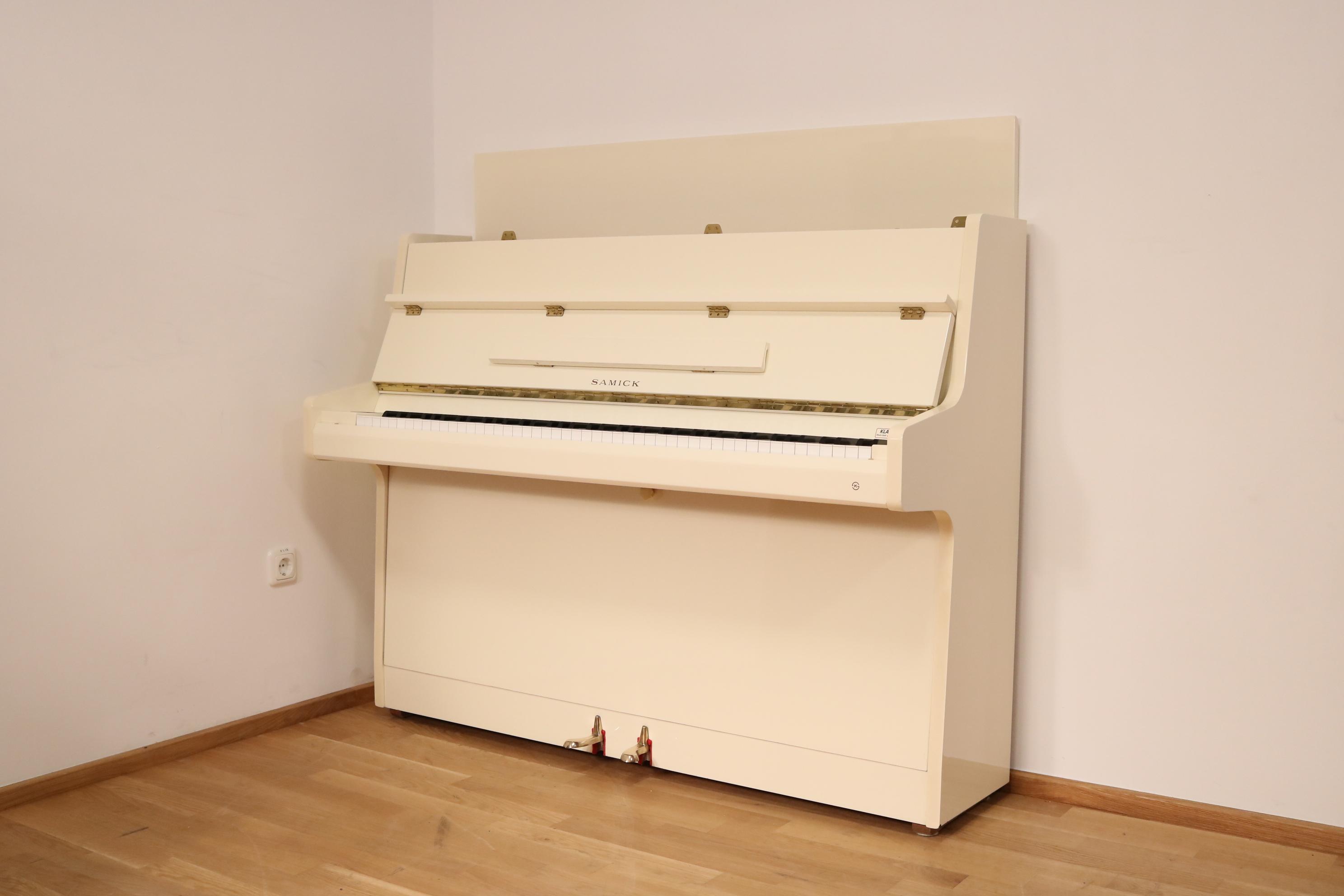 Samick S-108 Klavier