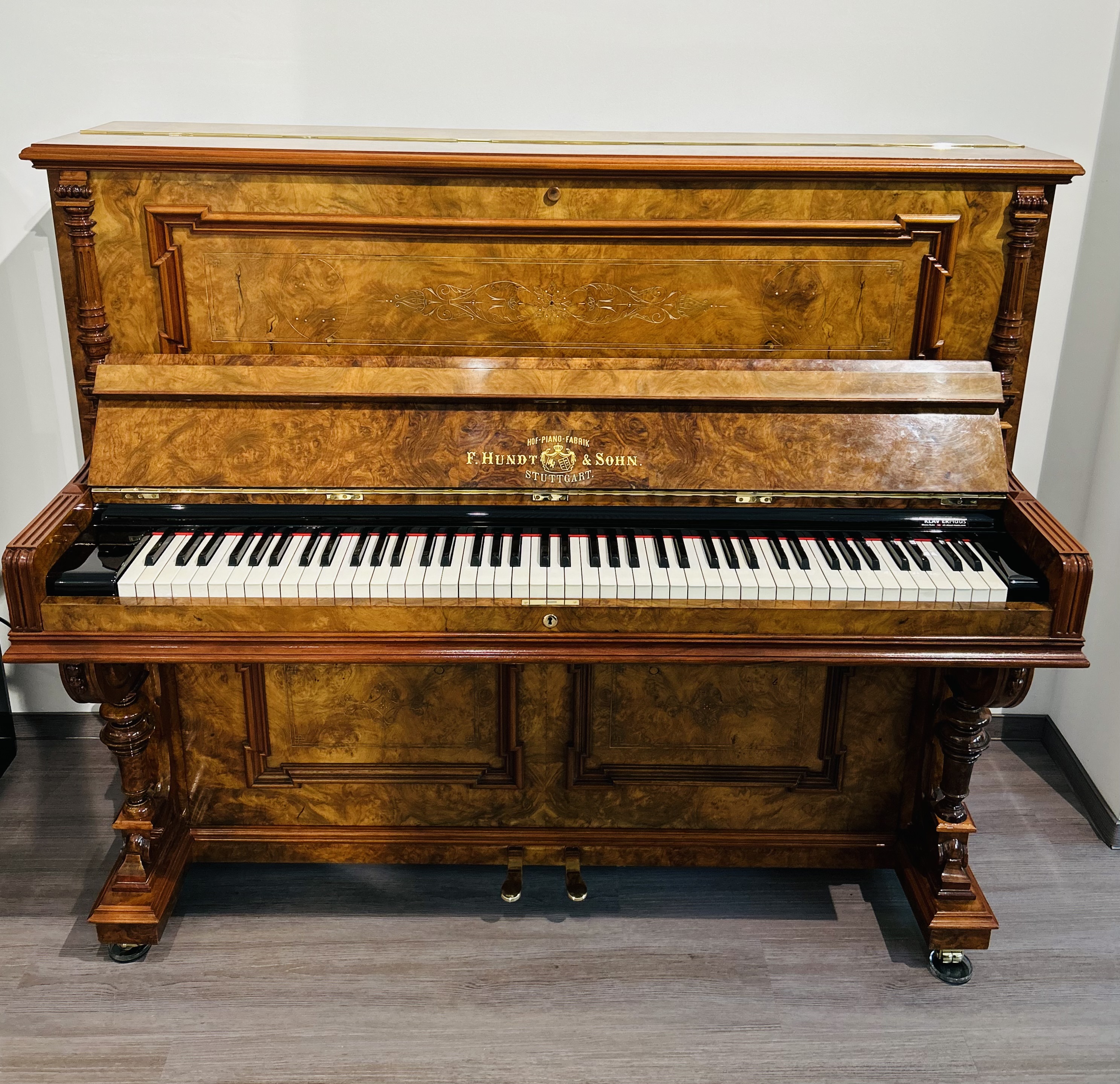F.HUNDT & SOHN Klavier