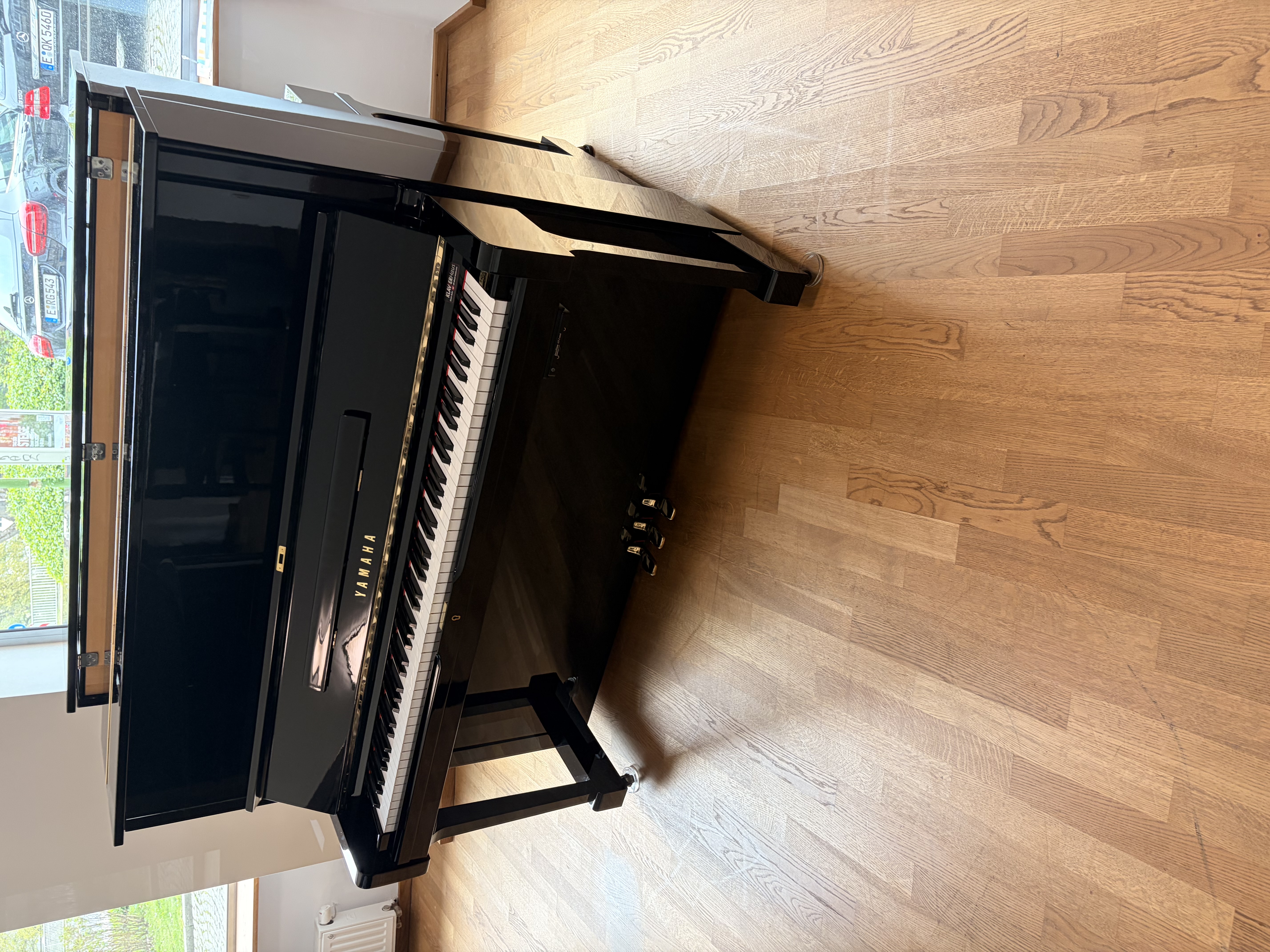 Yamaha U1H Silent Klavier