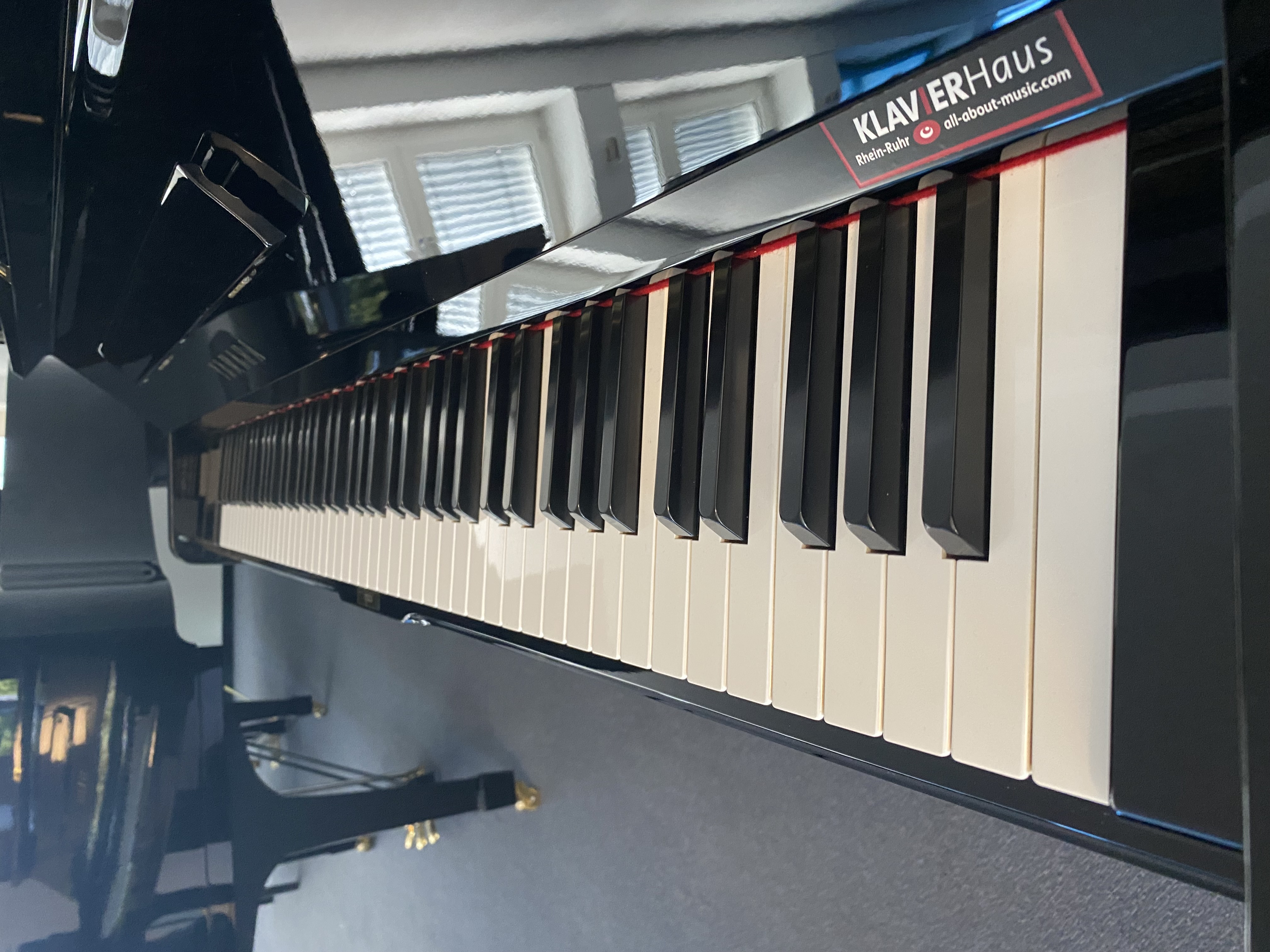 Yamaha U1M Klavier