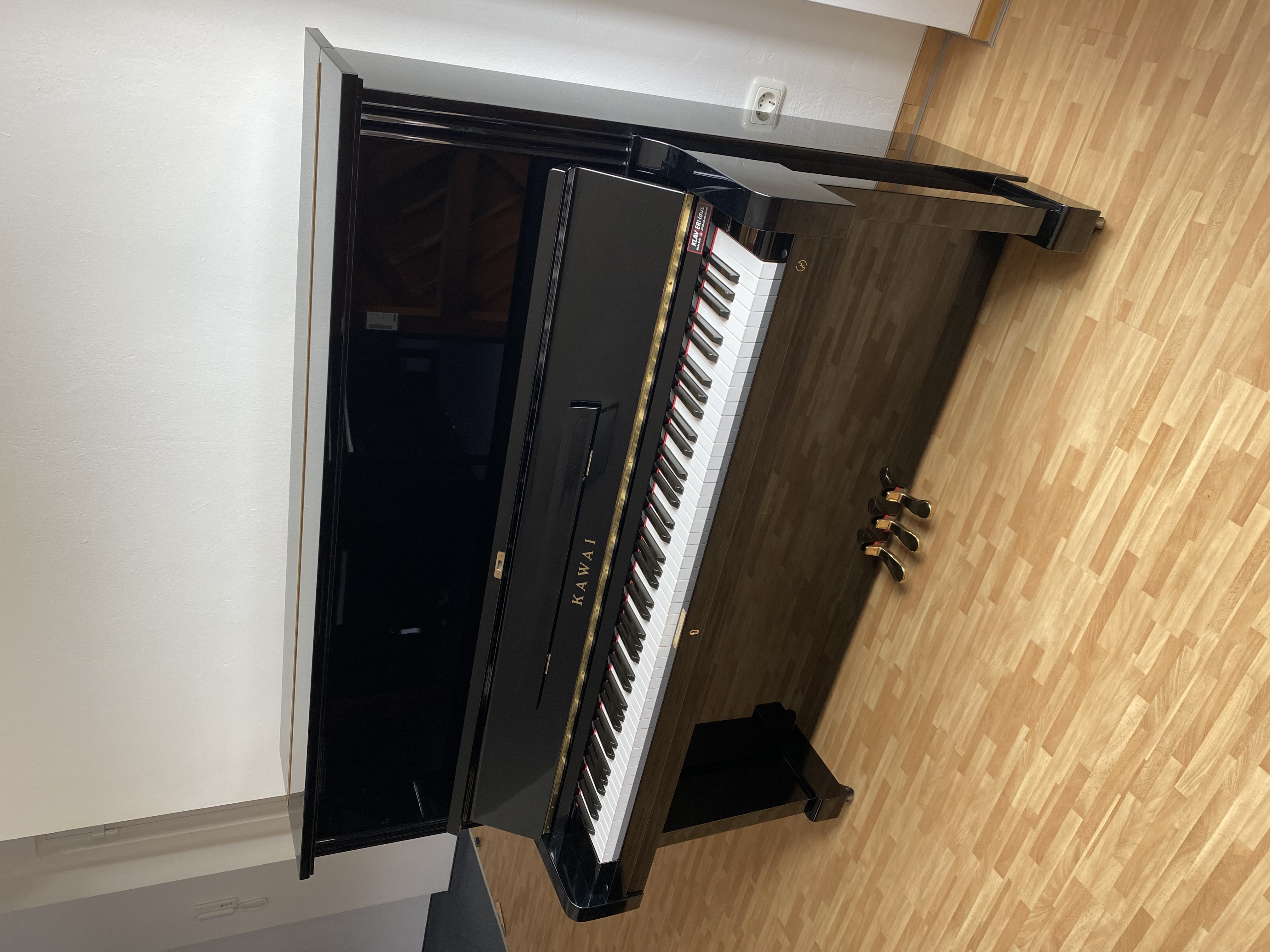 Kawai BL-51 Klavier
