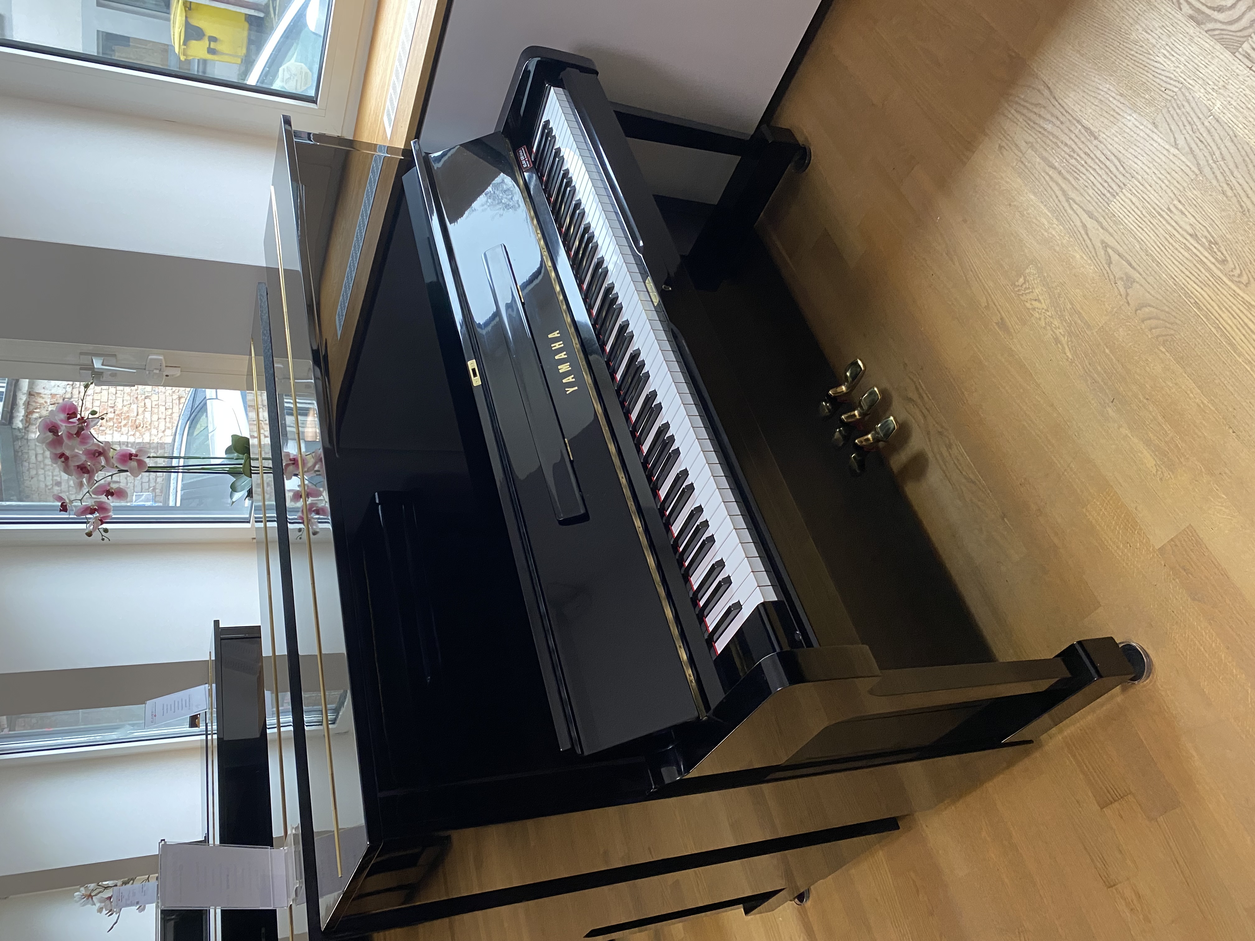 Yamaha U1 H Klavier
