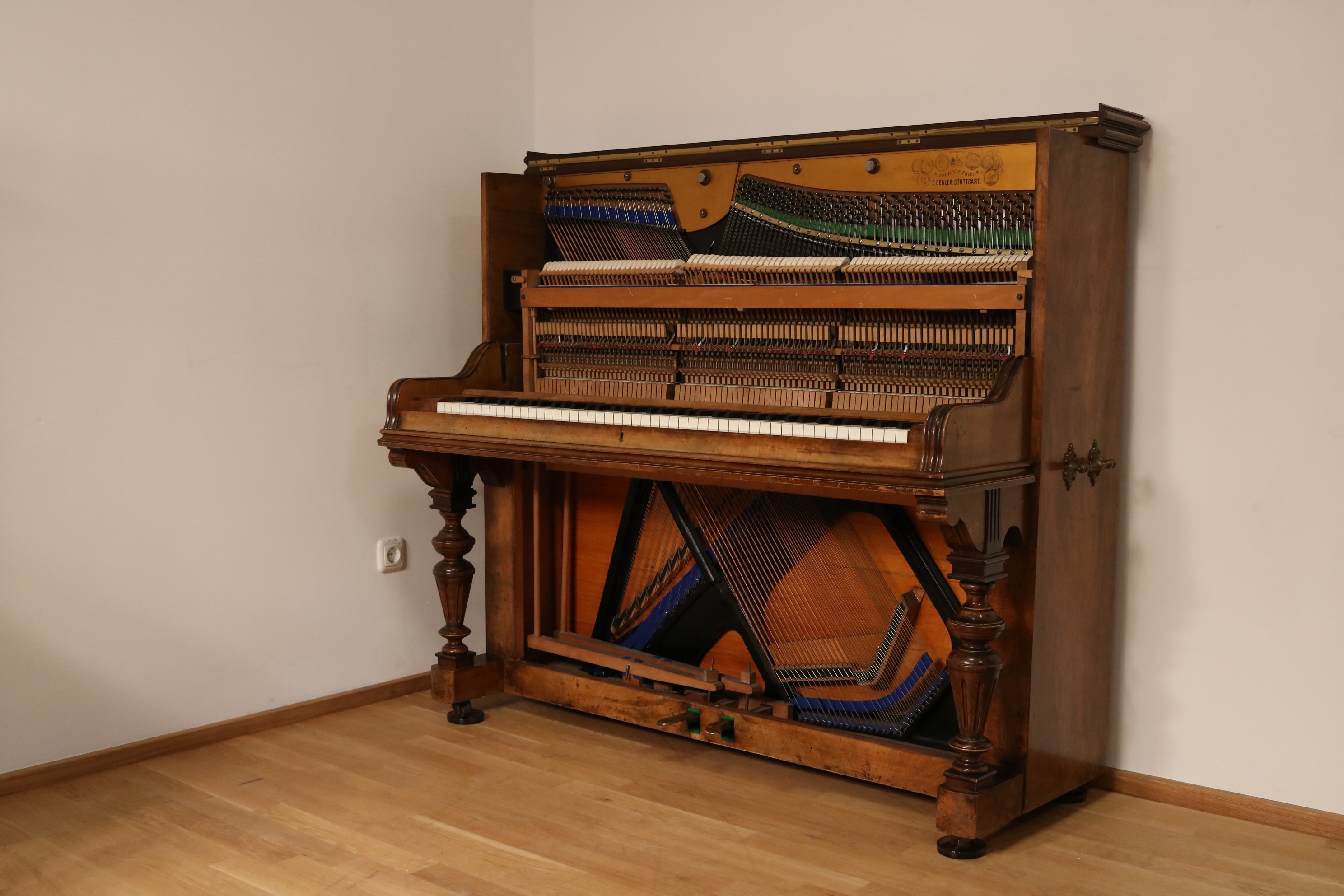 C. Oehler Stuttgart Klavier